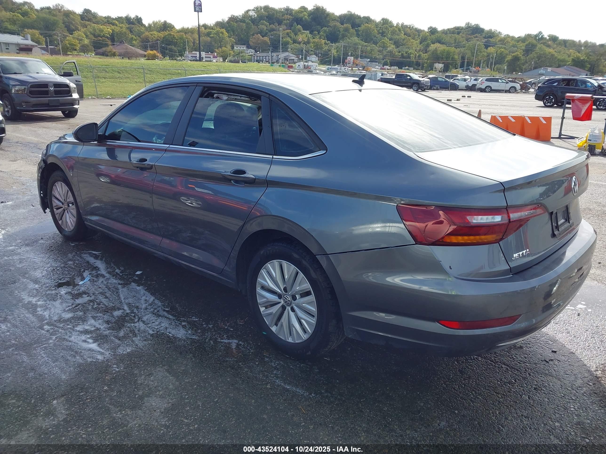 VOLKSWAGEN JETTA image 3
