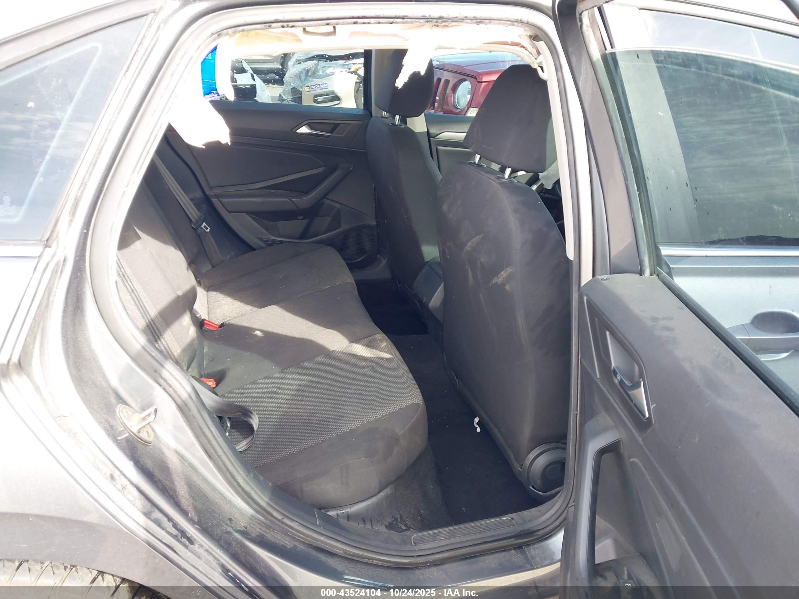 VOLKSWAGEN JETTA image 8