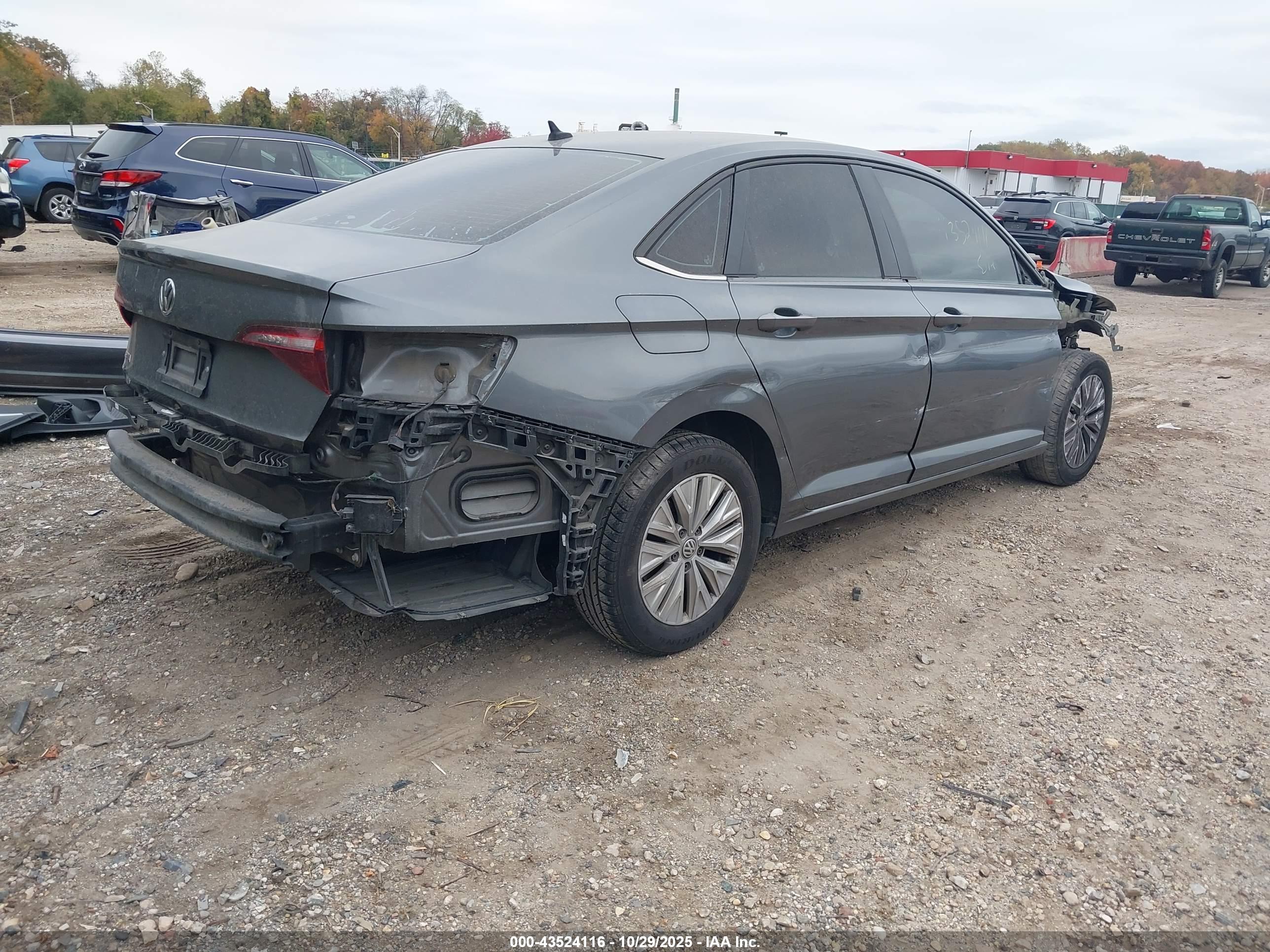 VOLKSWAGEN JETTA image 4