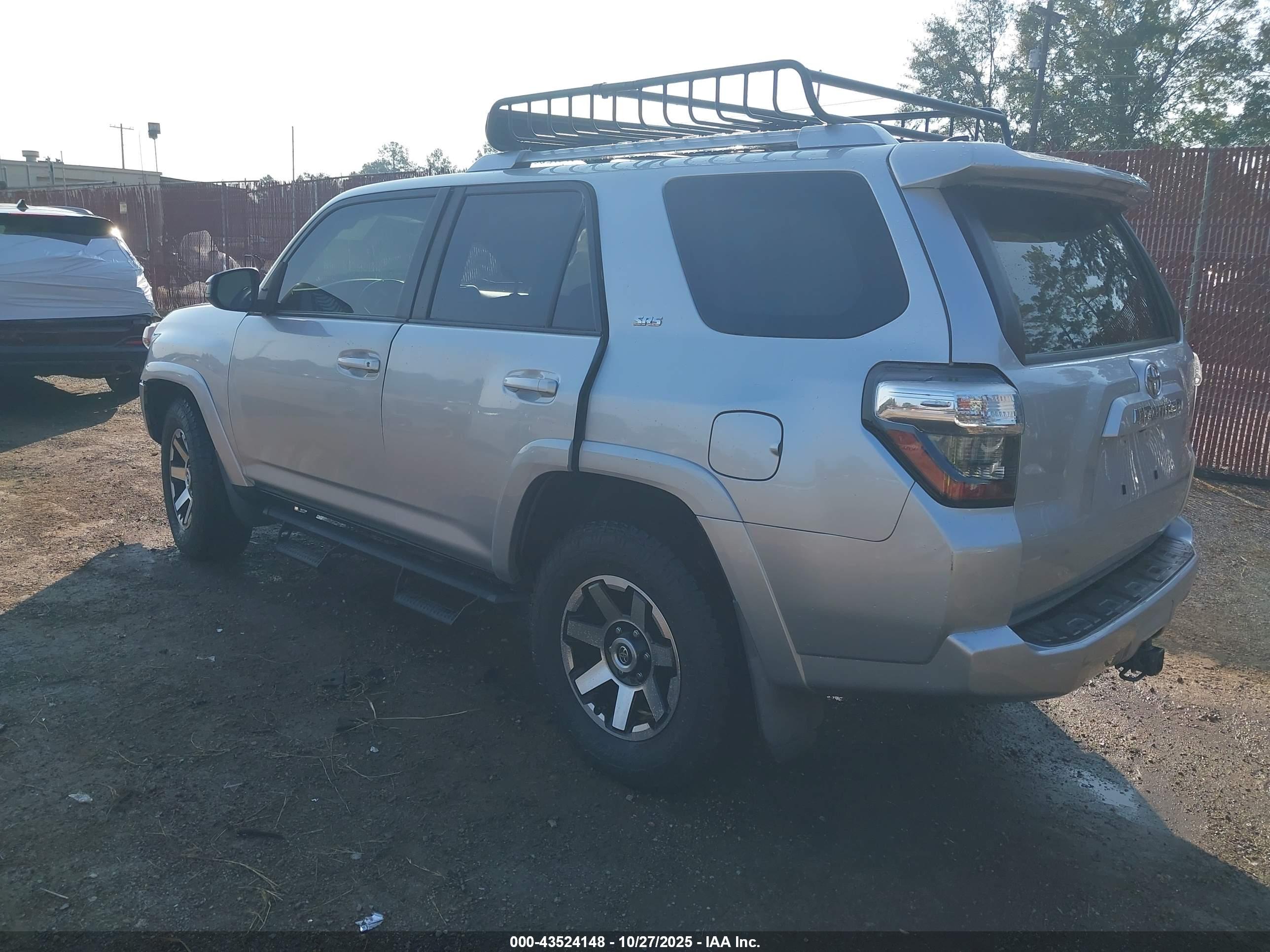 TOYOTA 4RUNNER image 3