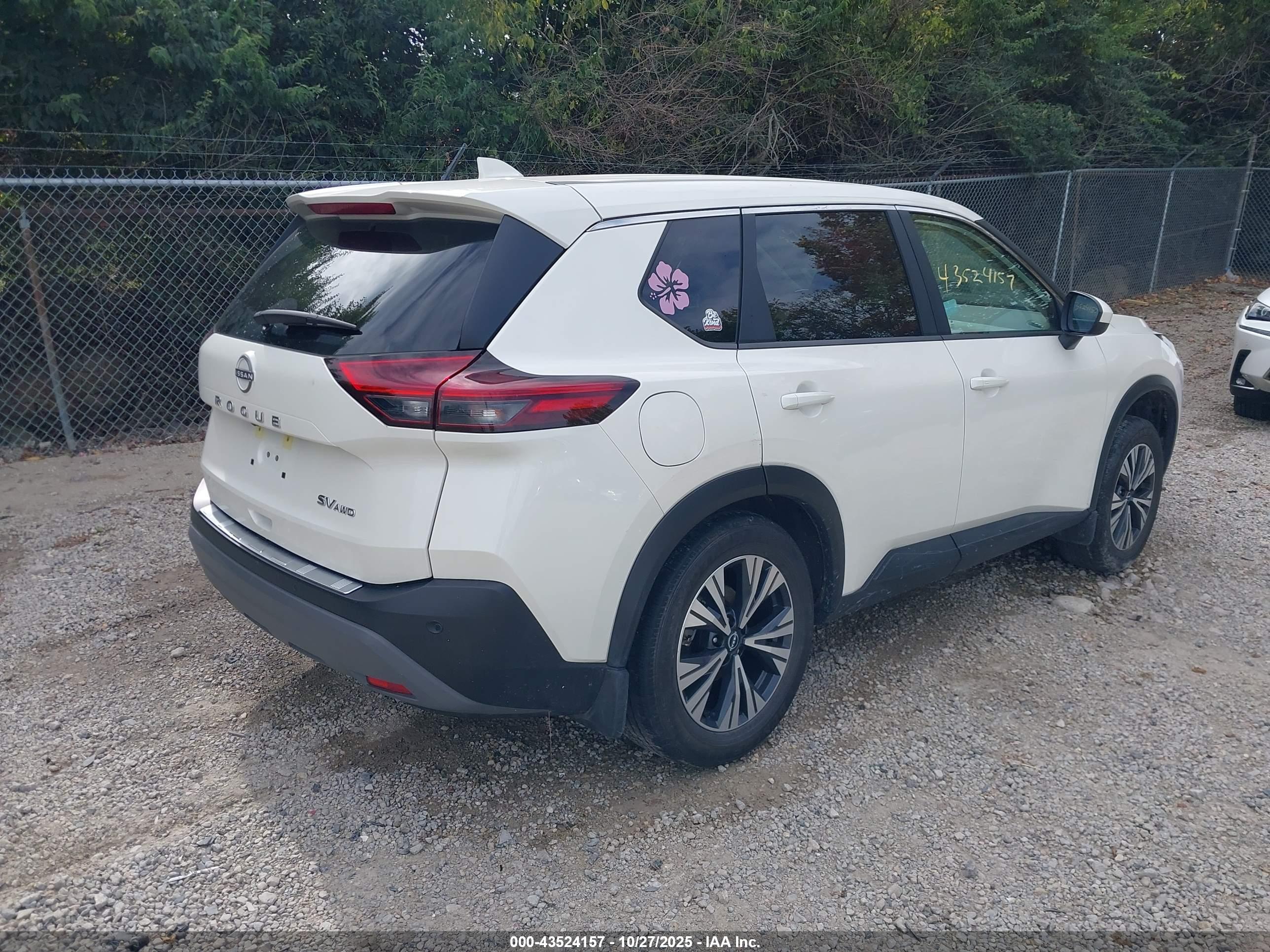 NISSAN ROGUE image 4