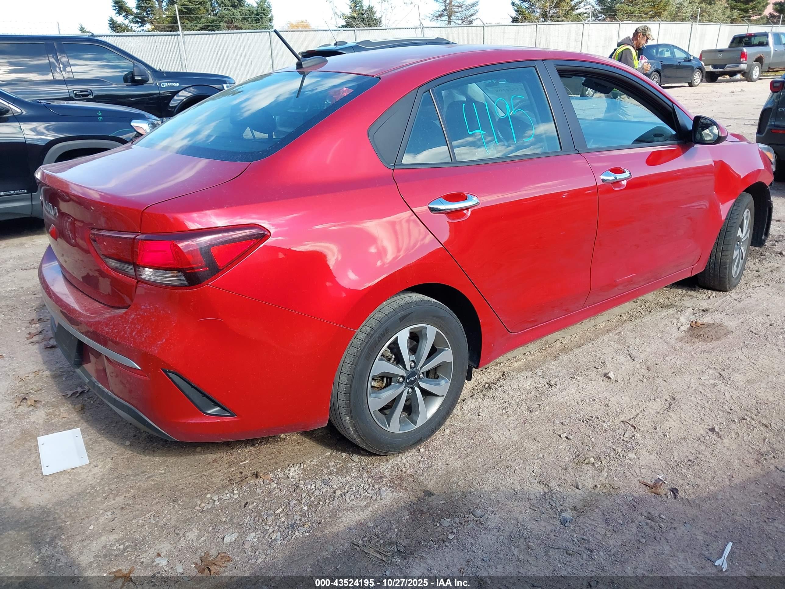 KIA RIO image 4