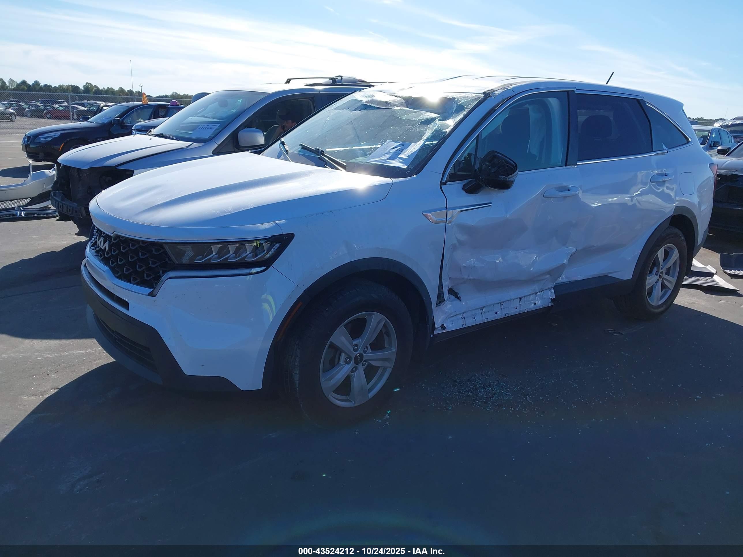 KIA SORENTO image 2