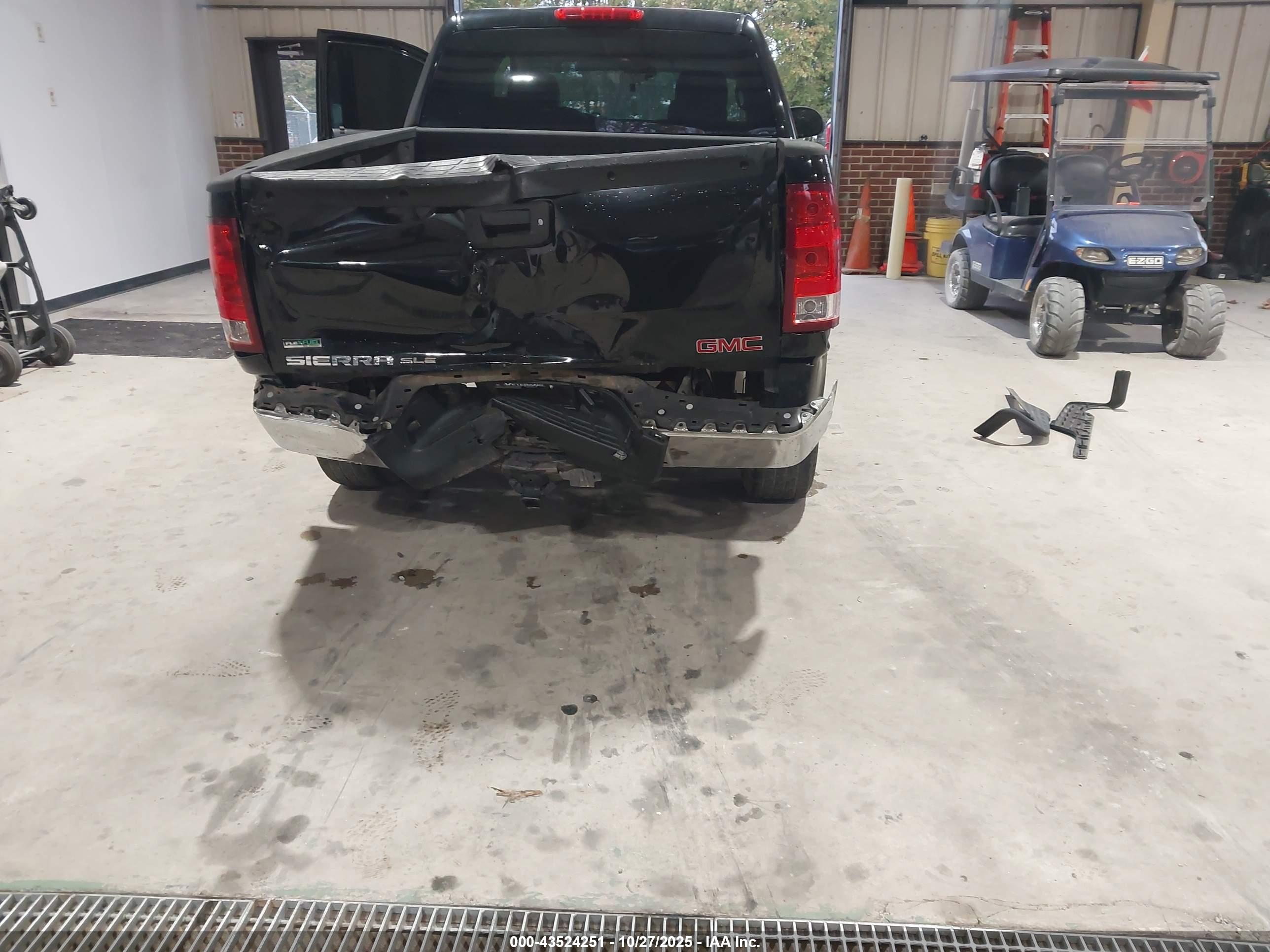 GMC SIERRA image 6