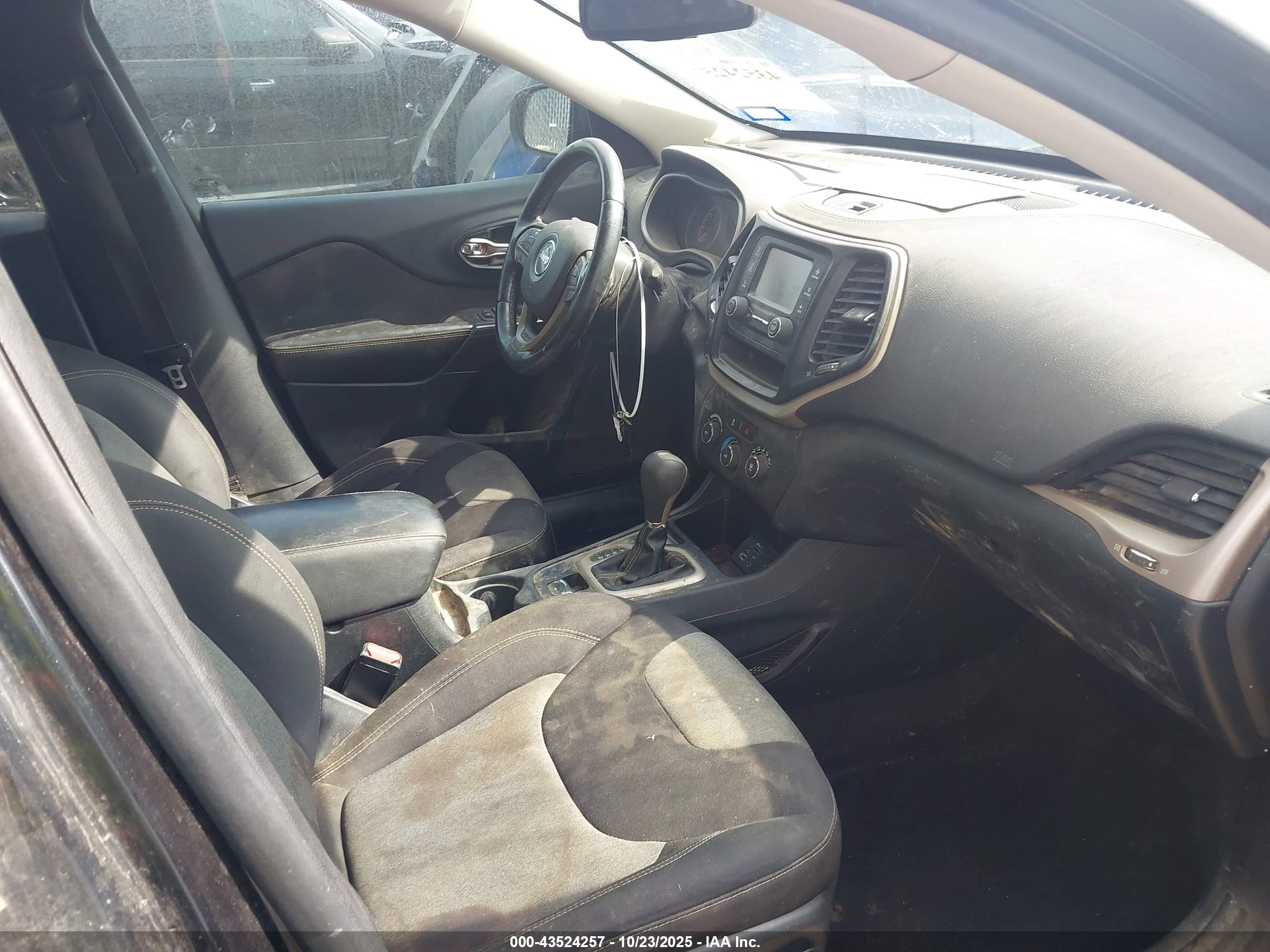 JEEP CHEROKEE image 5