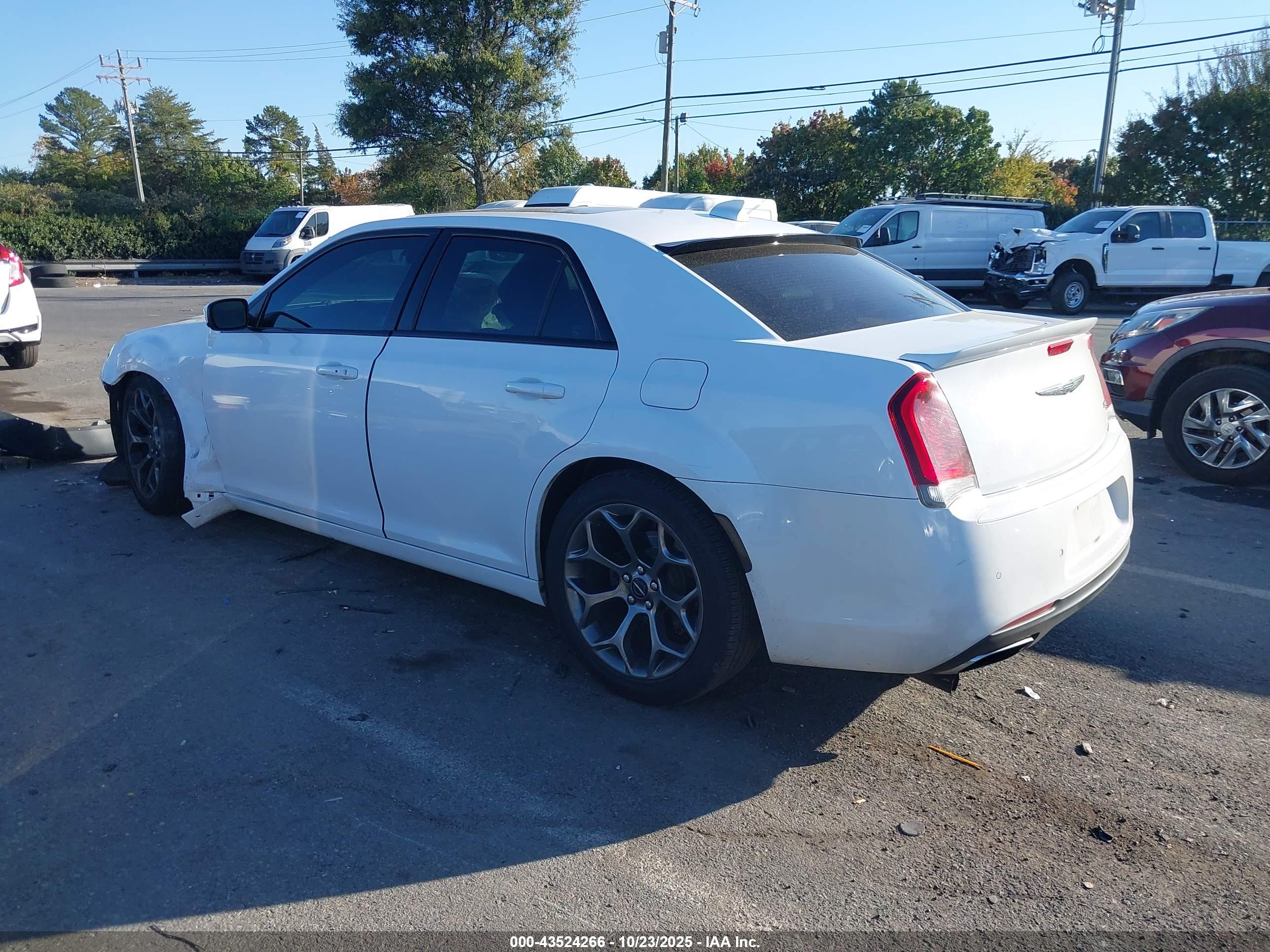 CHRYSLER 300 image 3