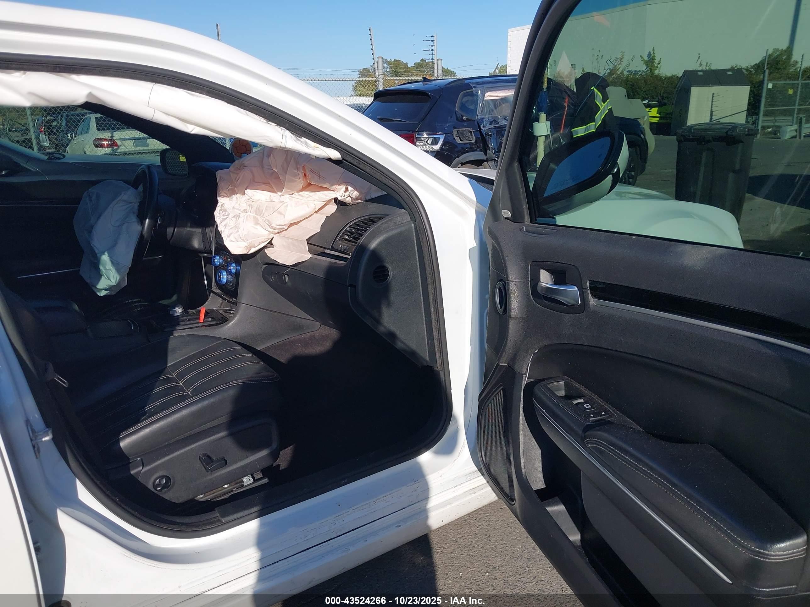 CHRYSLER 300 image 5