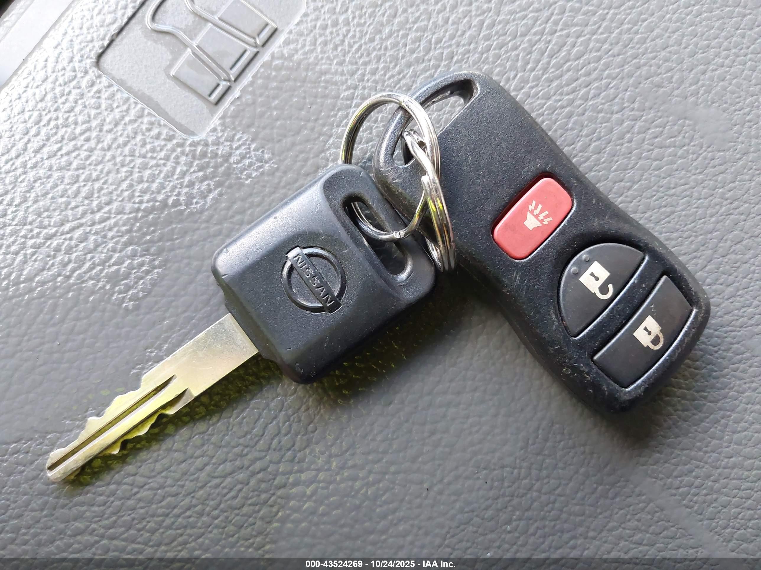 NISSAN NV image 11