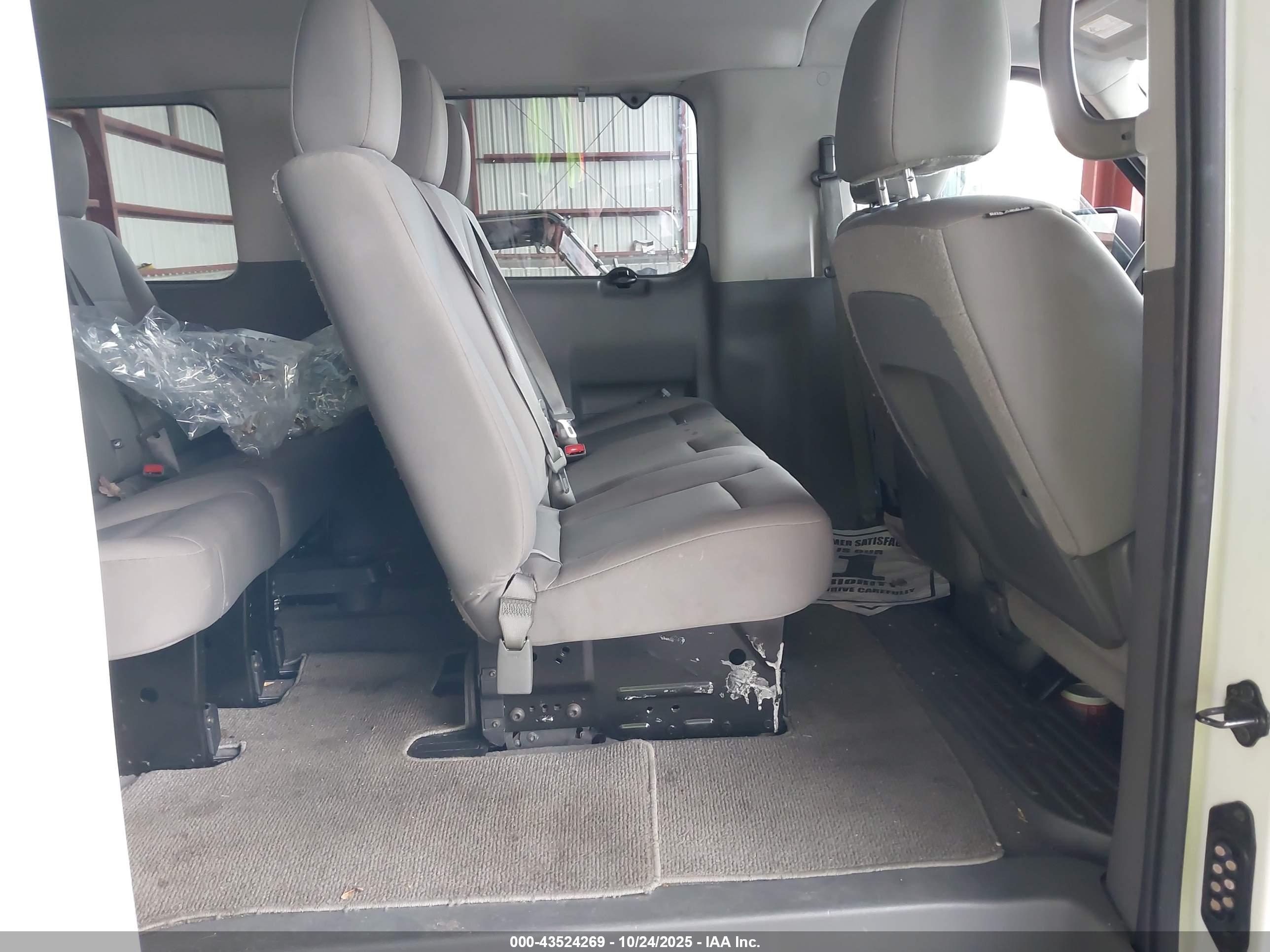 NISSAN NV image 8