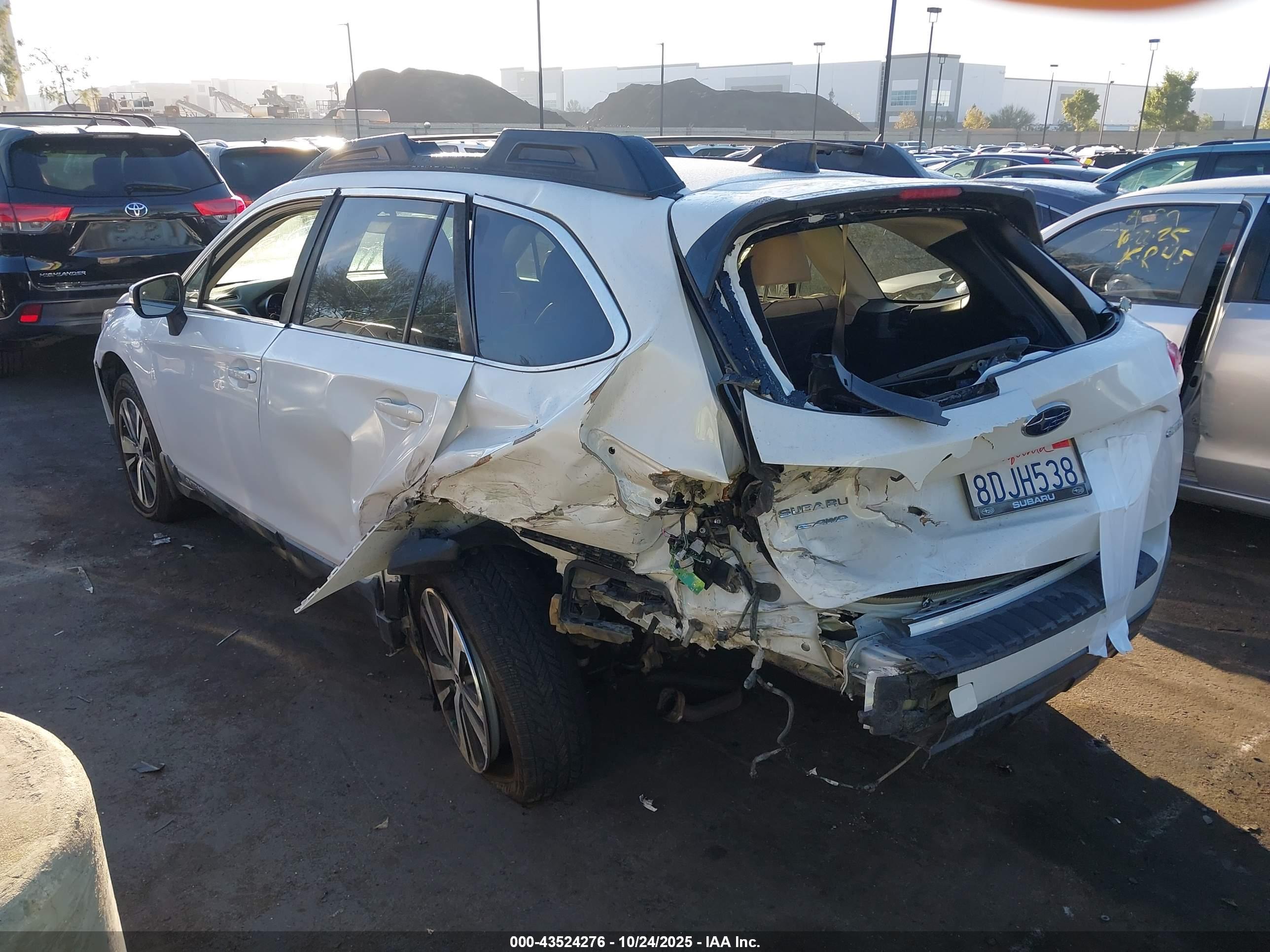 SUBARU OUTBACK image 3