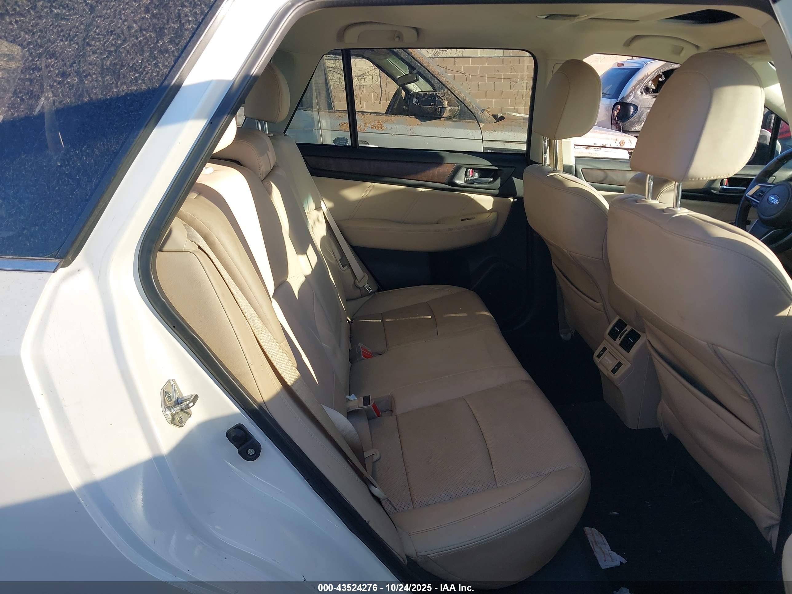 SUBARU OUTBACK image 8