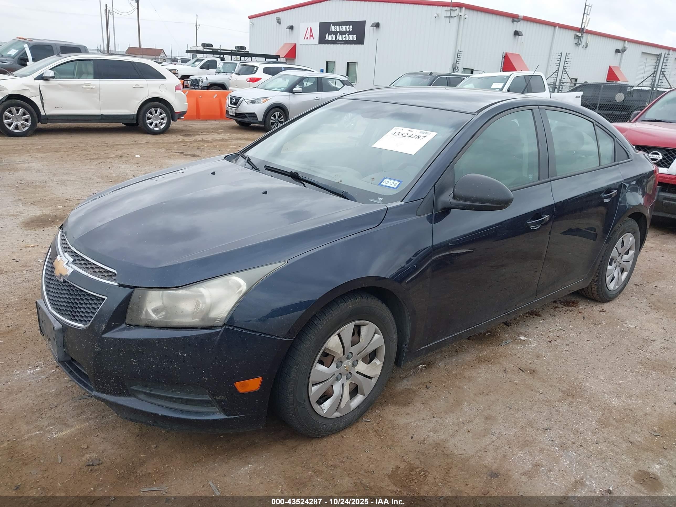 CHEVROLET CRUZE image 2