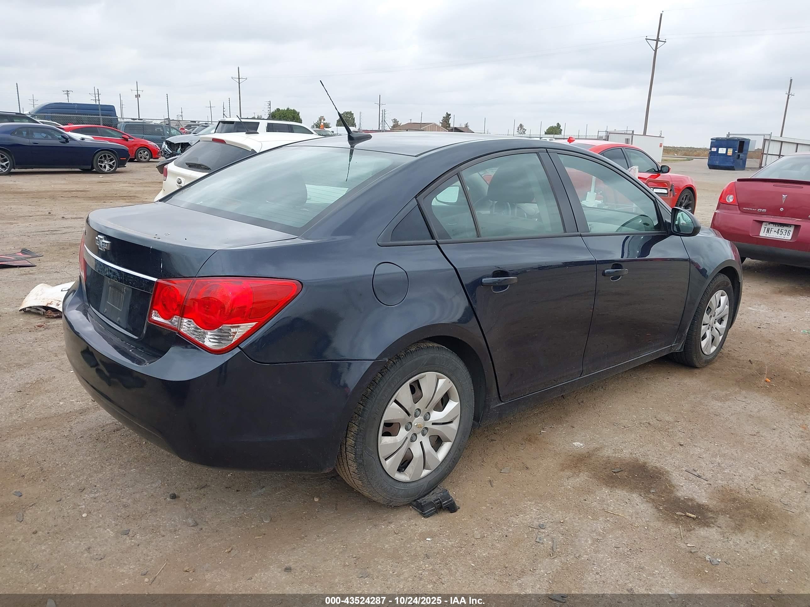 CHEVROLET CRUZE image 4