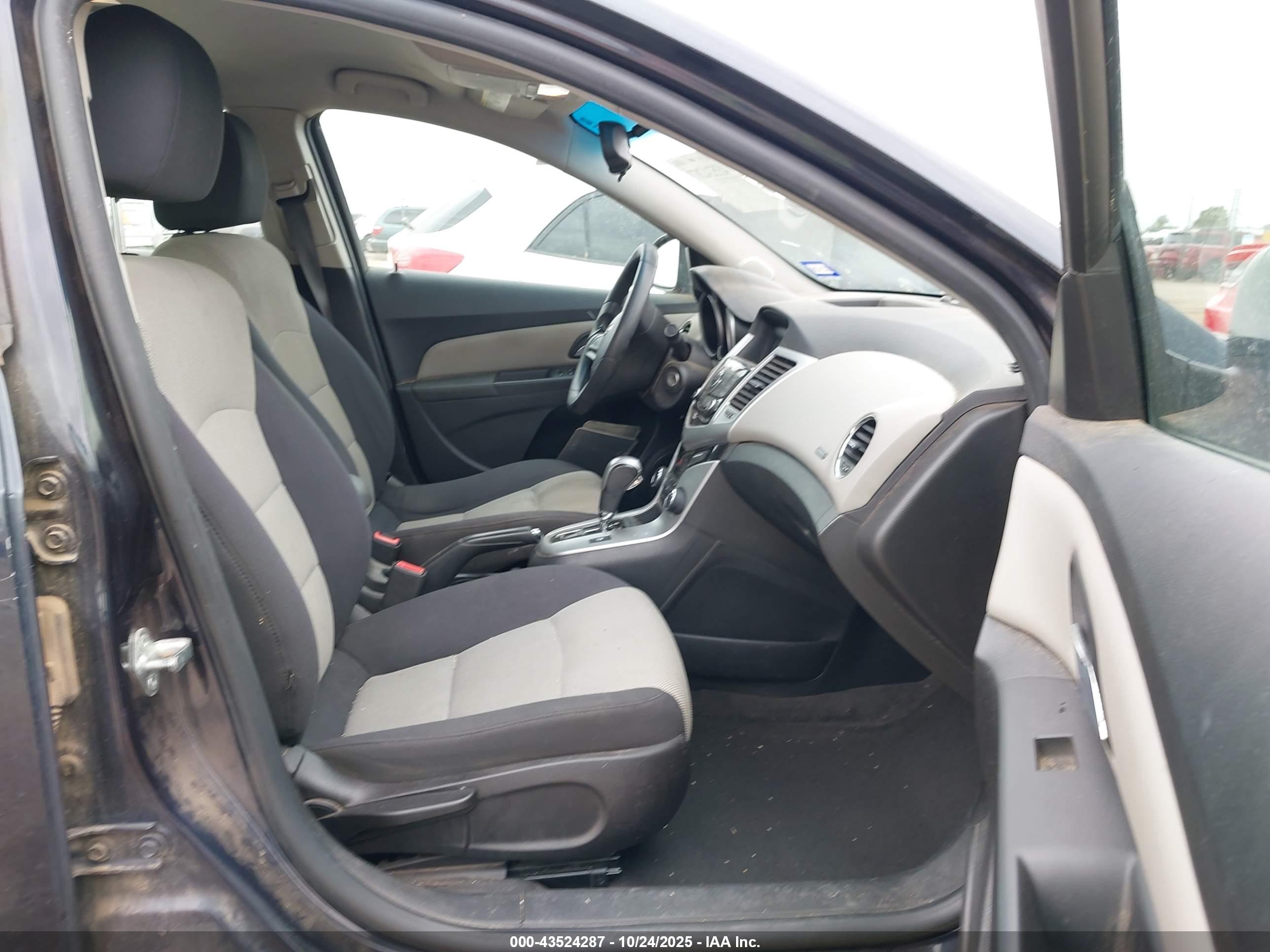 CHEVROLET CRUZE image 5