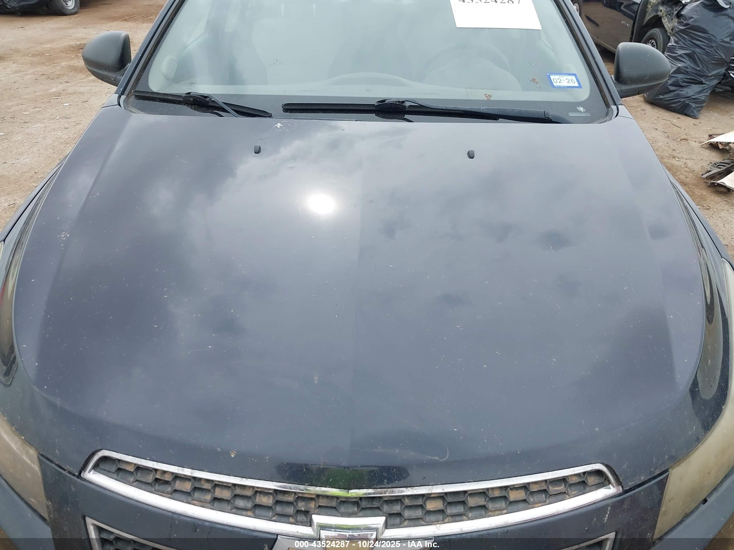 CHEVROLET CRUZE image 6