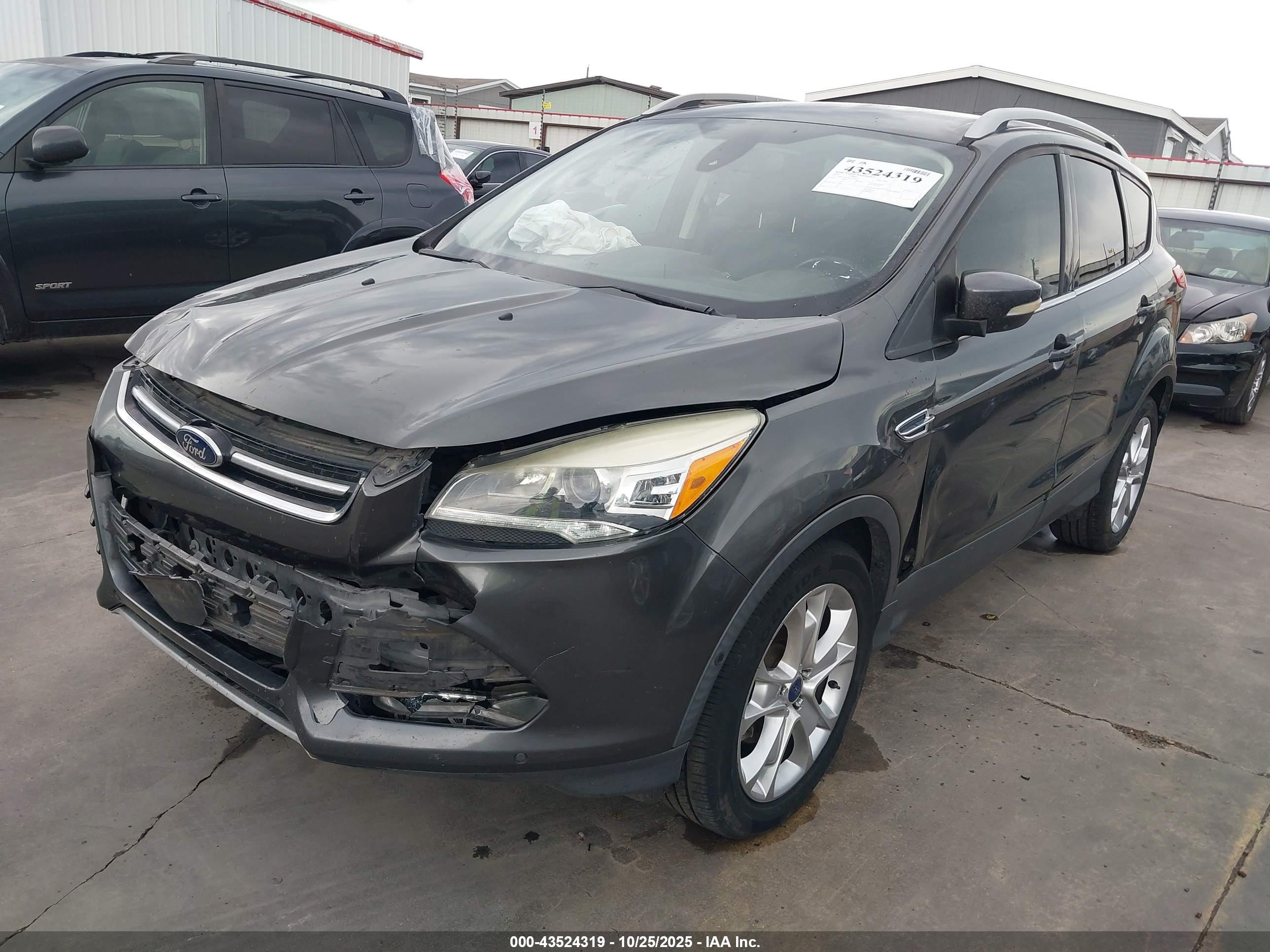 FORD ESCAPE image 2
