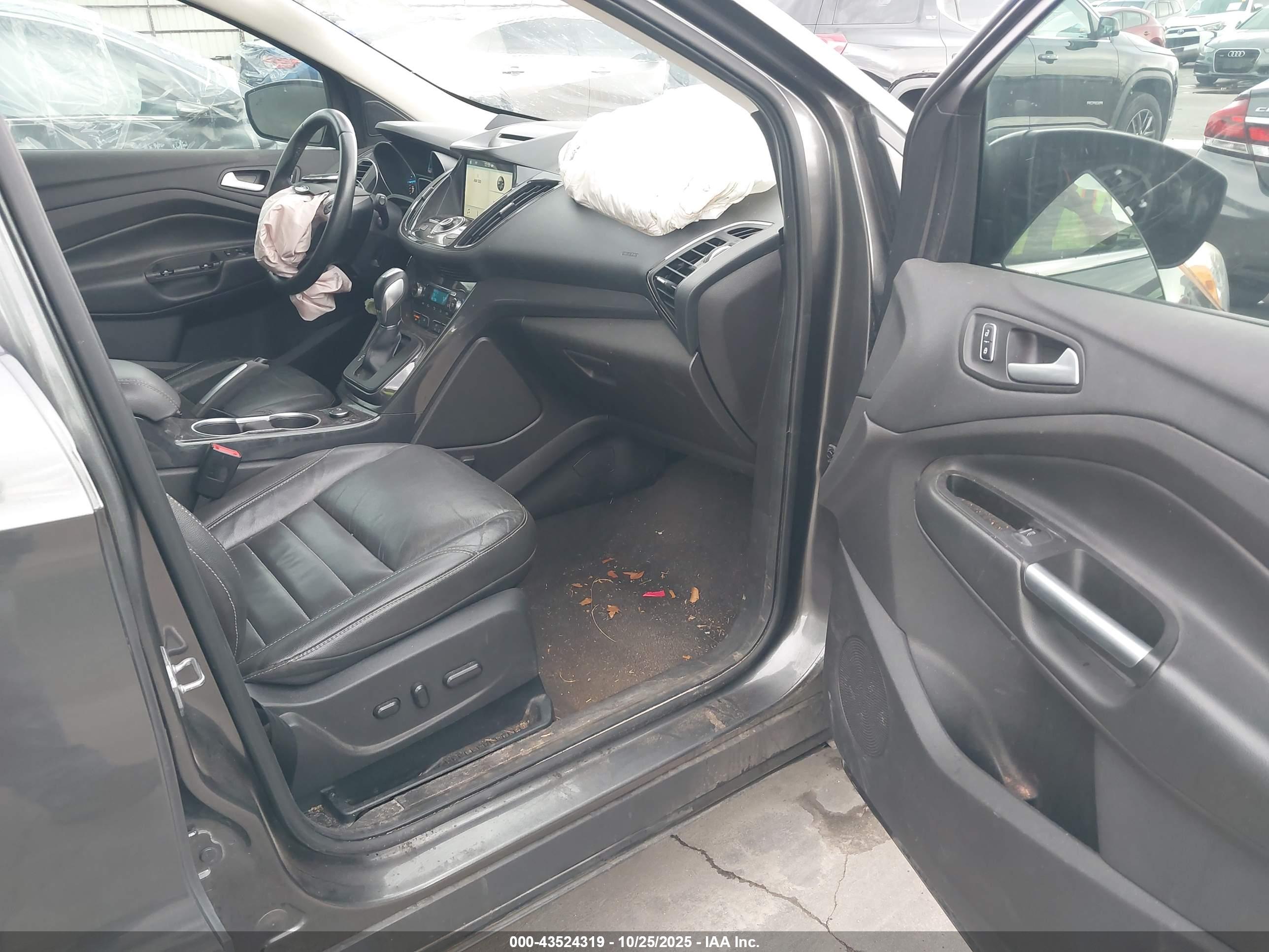 FORD ESCAPE image 5