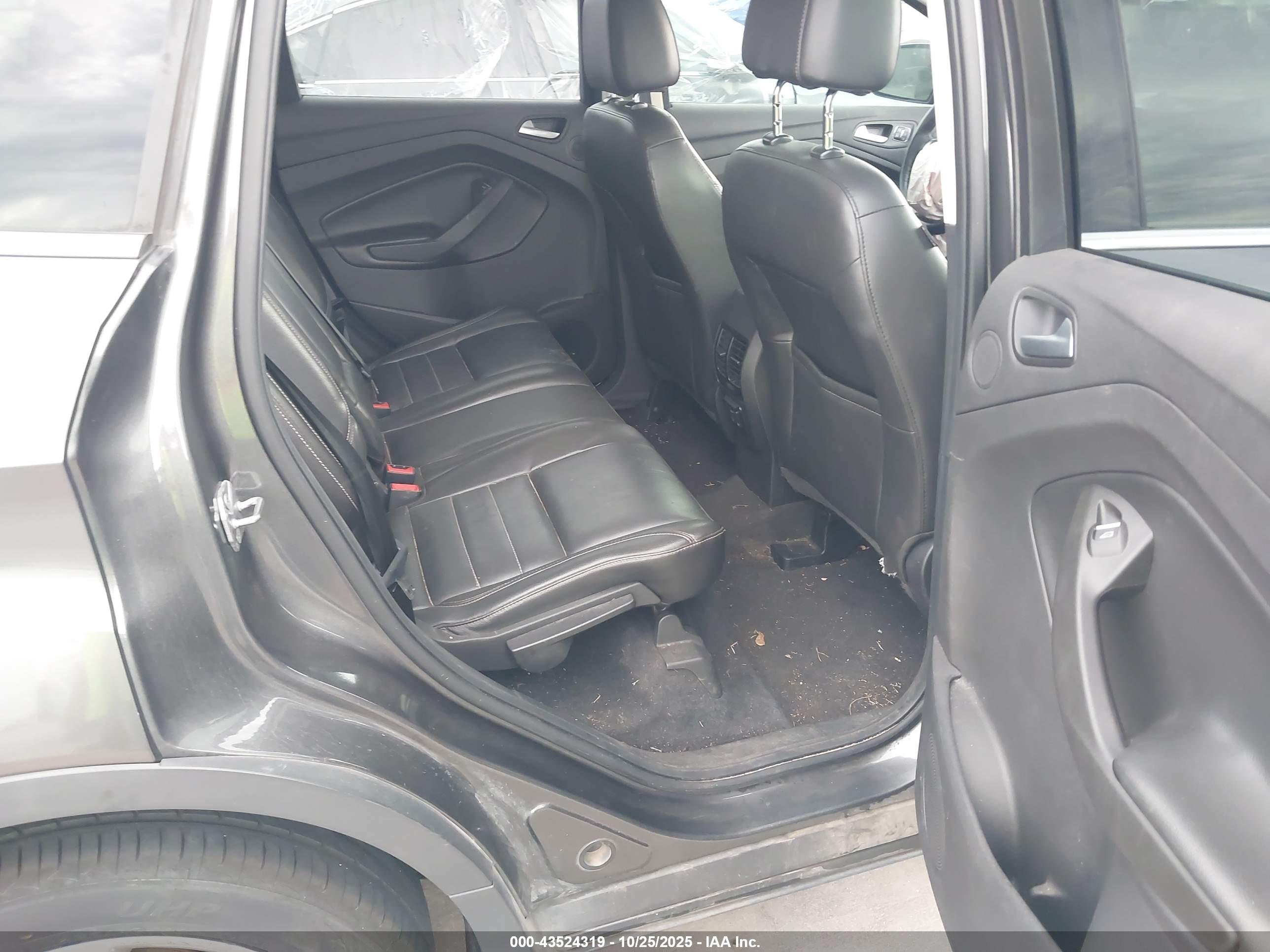 FORD ESCAPE image 8