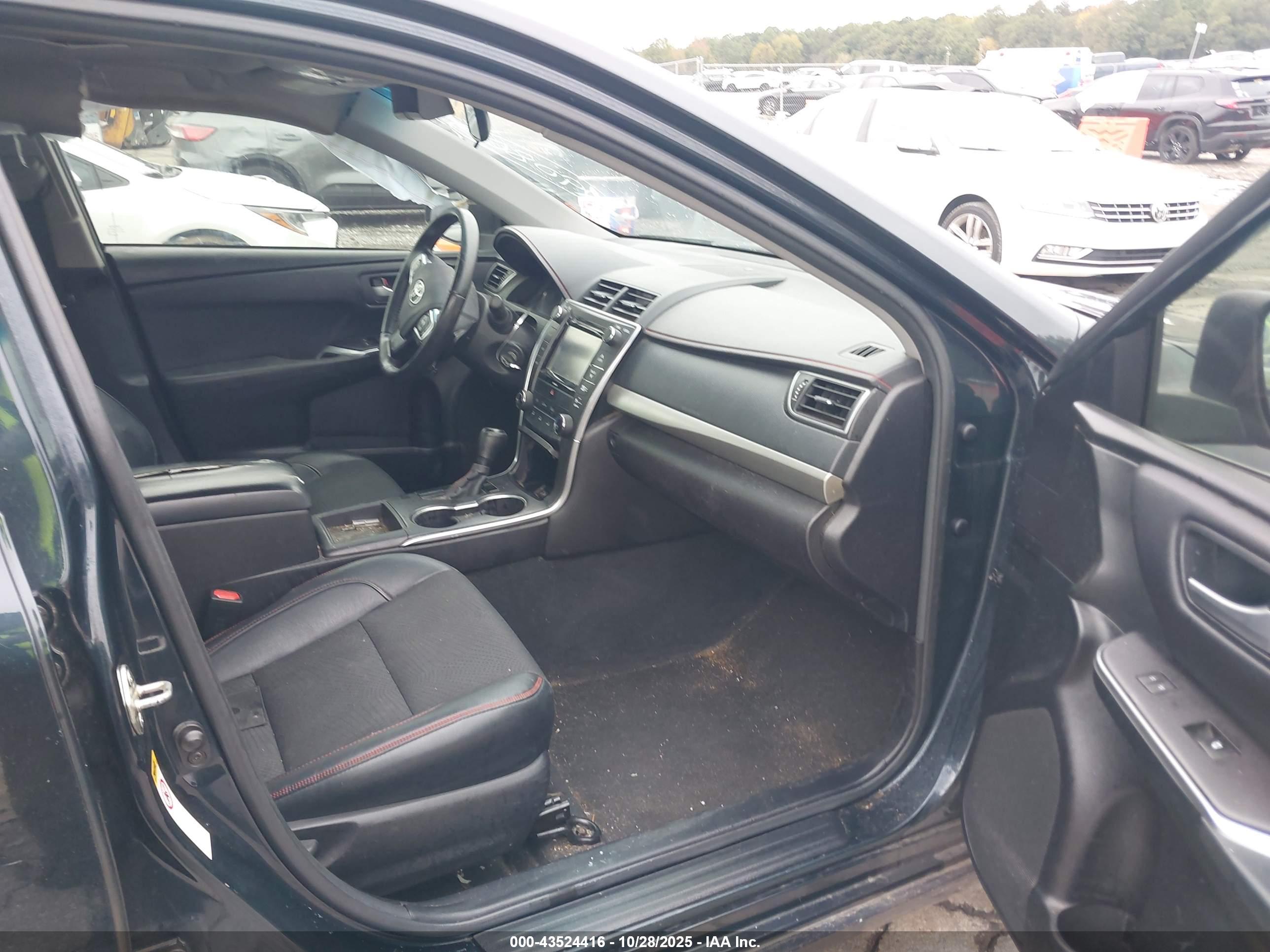 TOYOTA CAMRY image 5