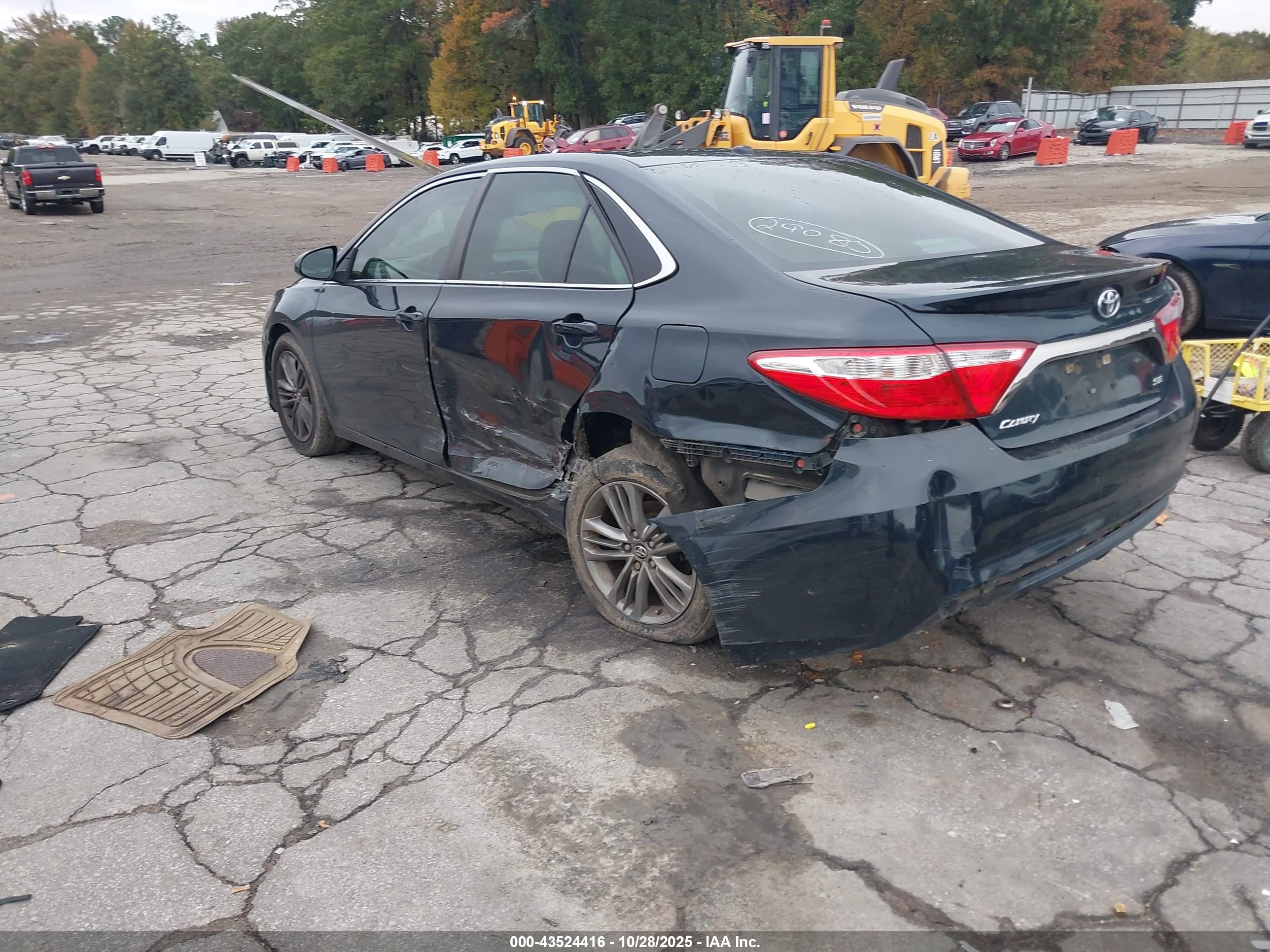 TOYOTA CAMRY image 6