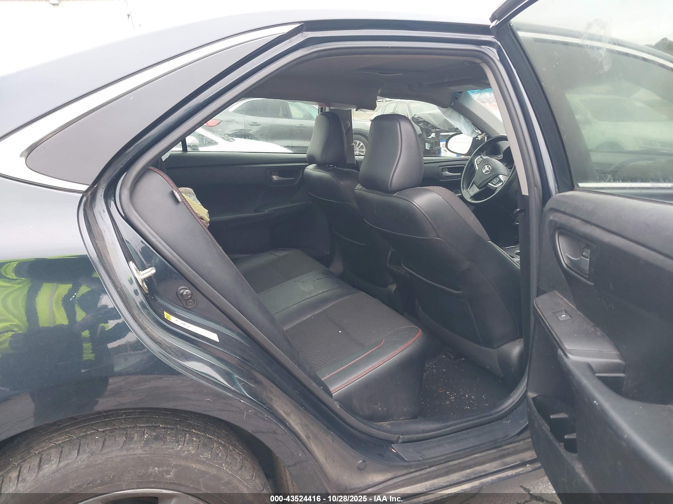 TOYOTA CAMRY image 8