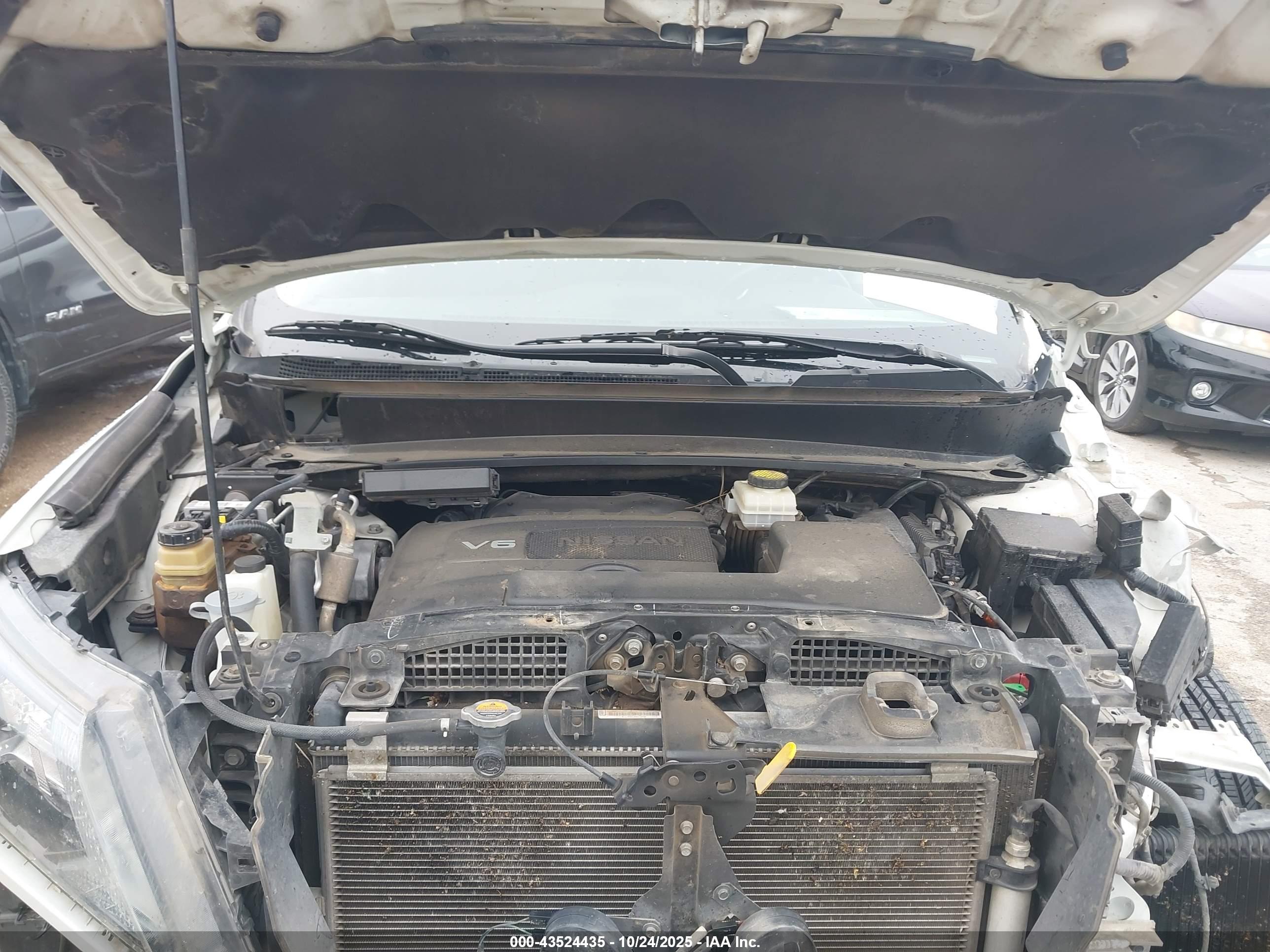 NISSAN PATHFINDER image 10