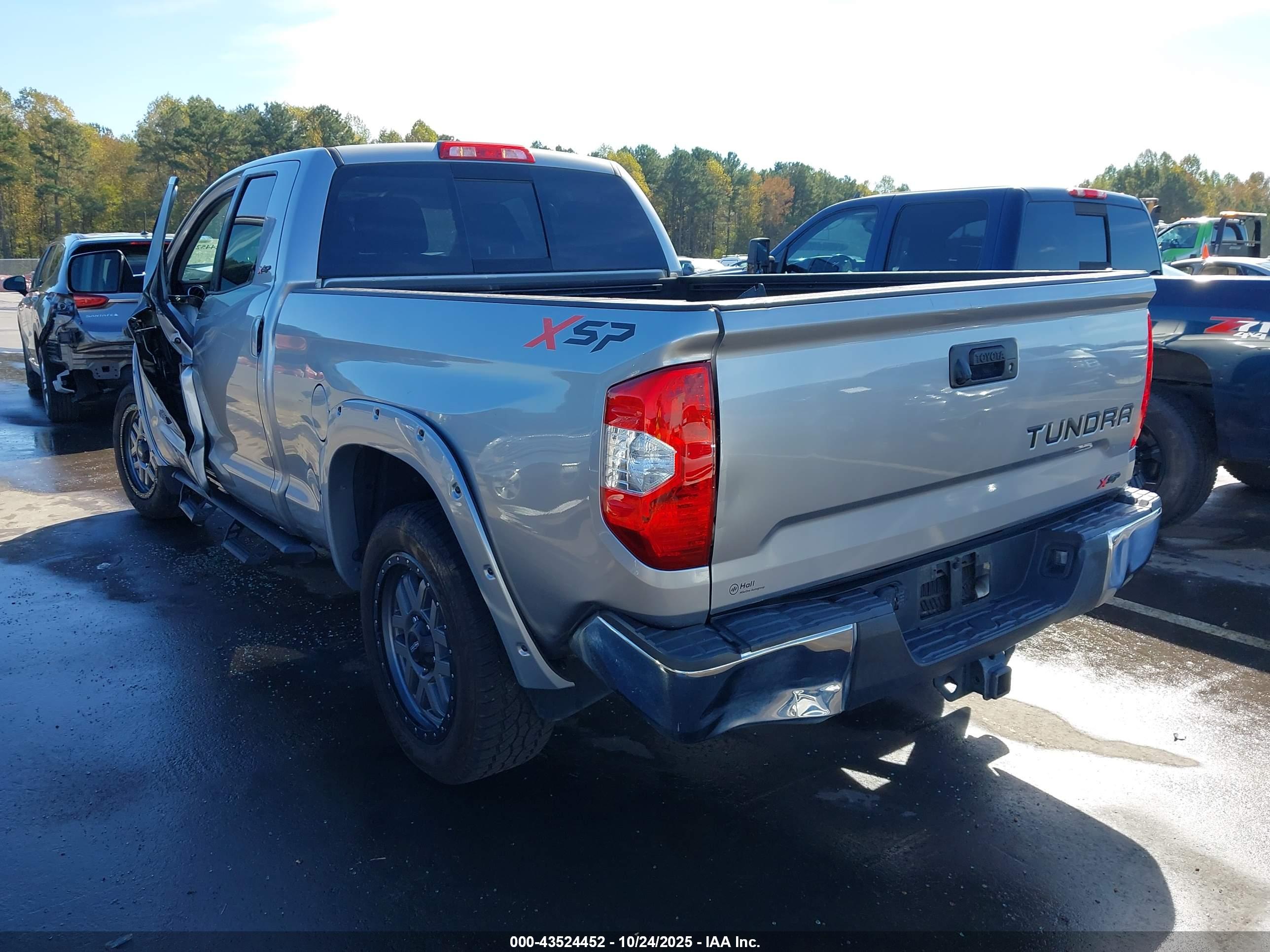 TOYOTA TUNDRA image 3