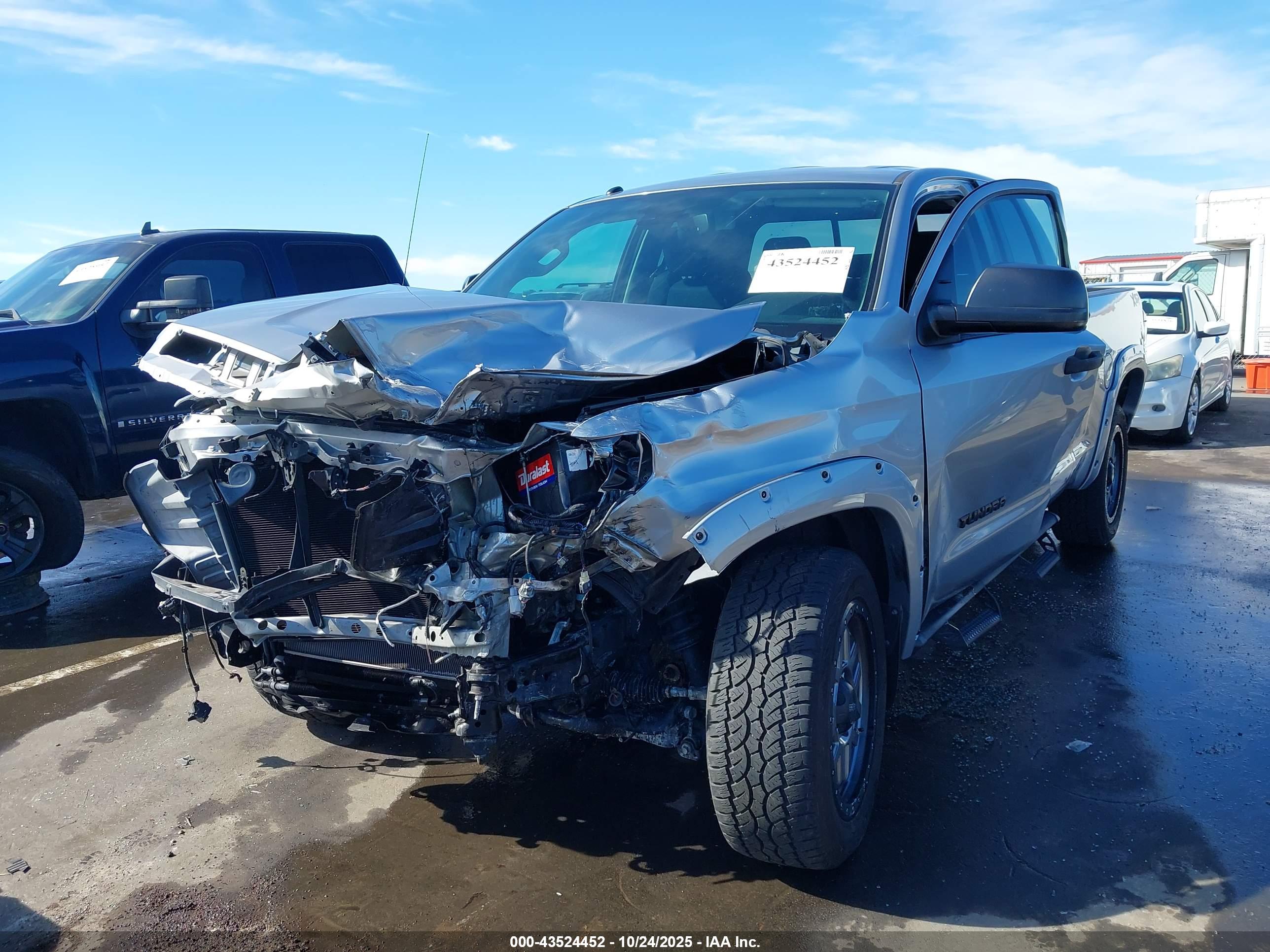 TOYOTA TUNDRA image 6