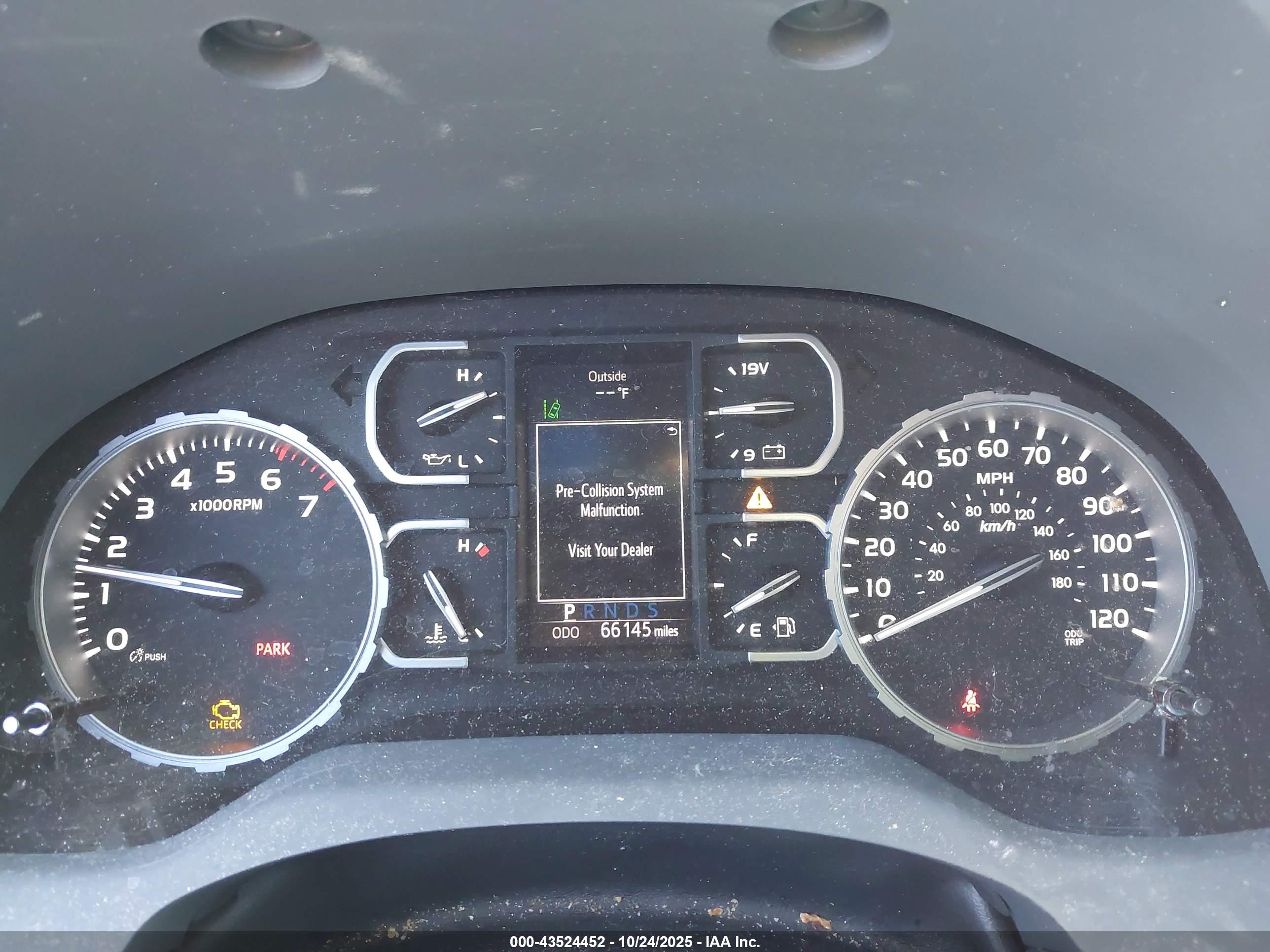 TOYOTA TUNDRA image 7