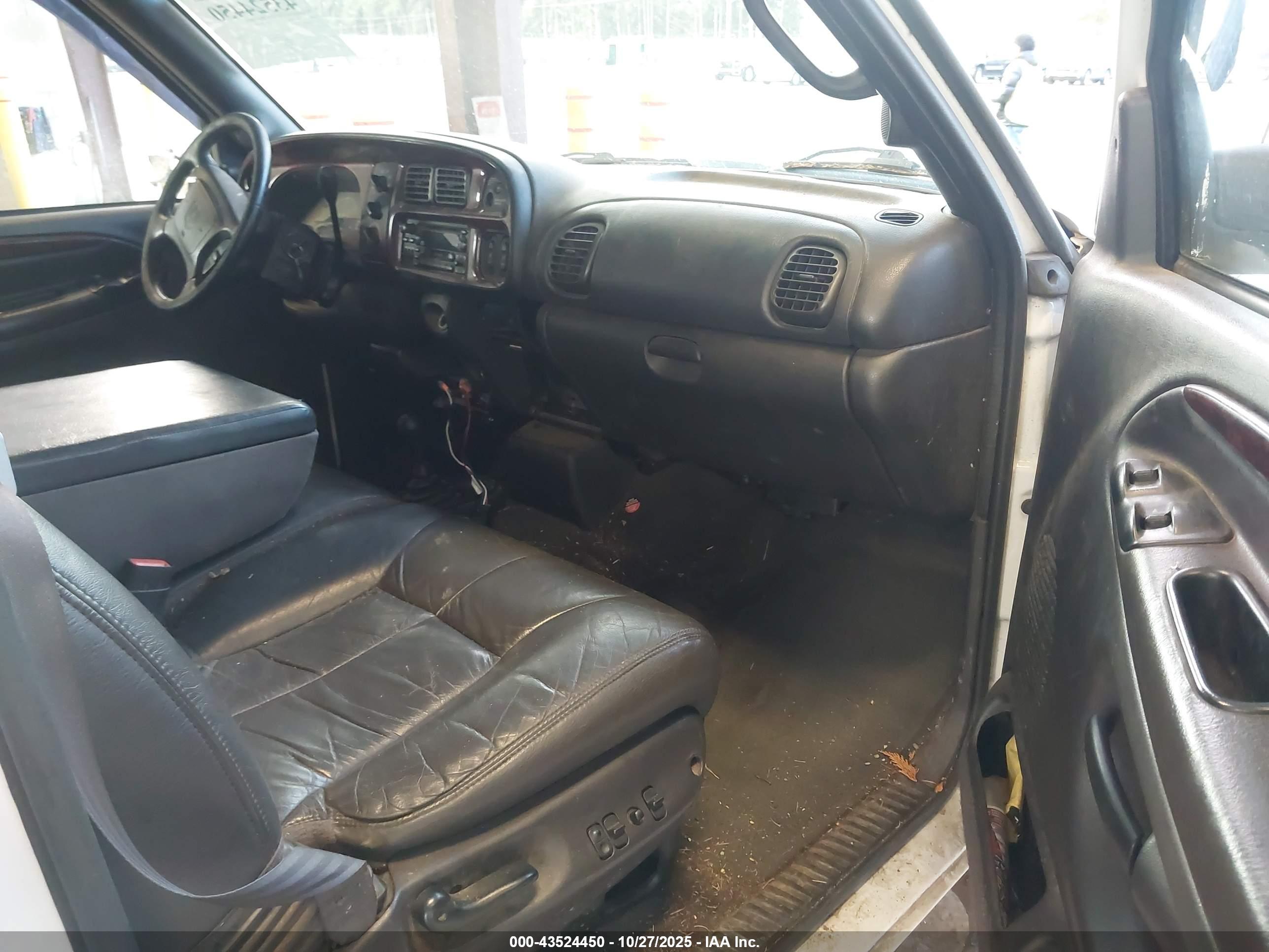 DODGE RAM image 5