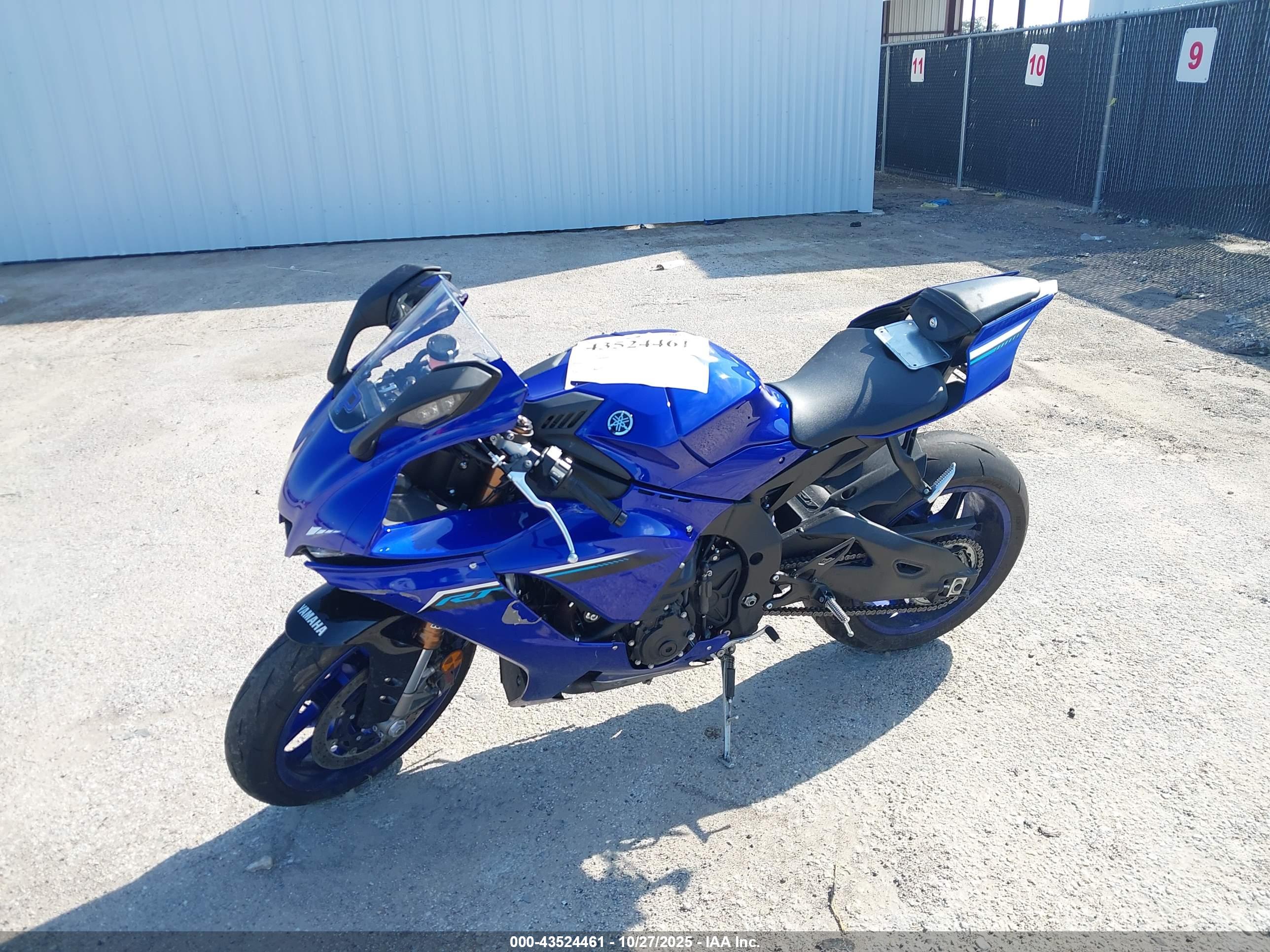 YAMAHA YZF1000 image 2