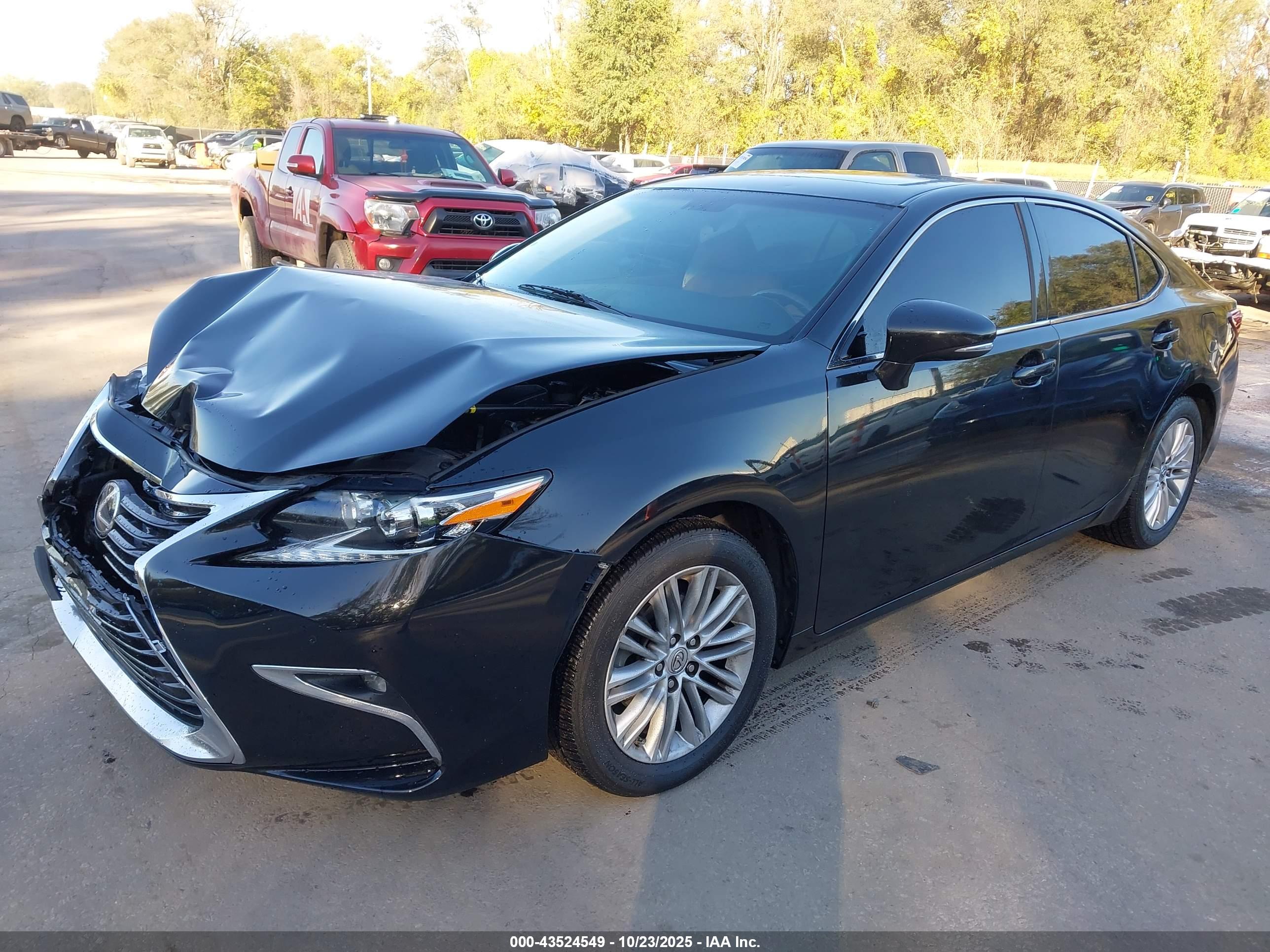 LEXUS ES image 2