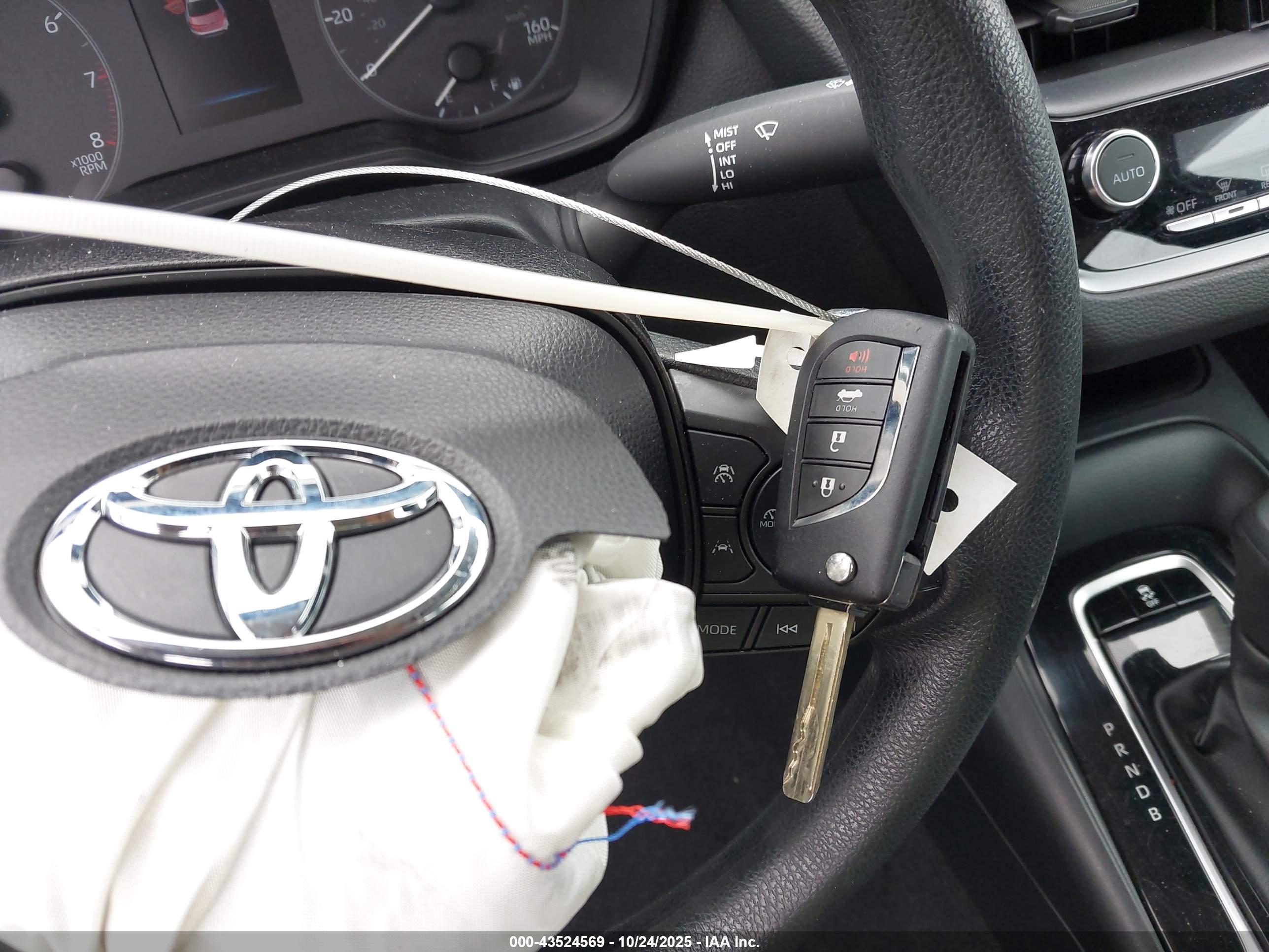 TOYOTA COROLLA image 11