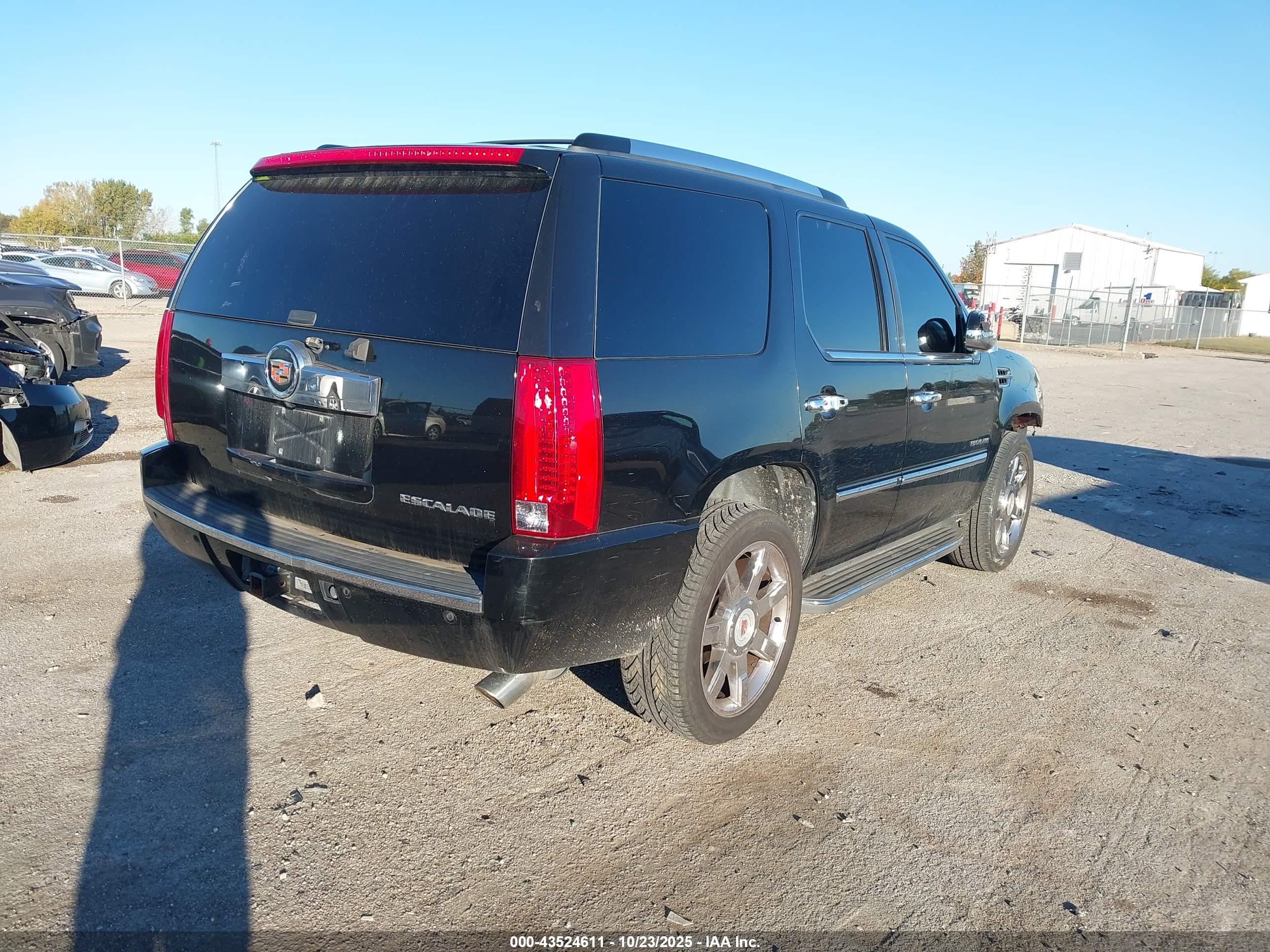 CADILLAC ESCALADE image 4