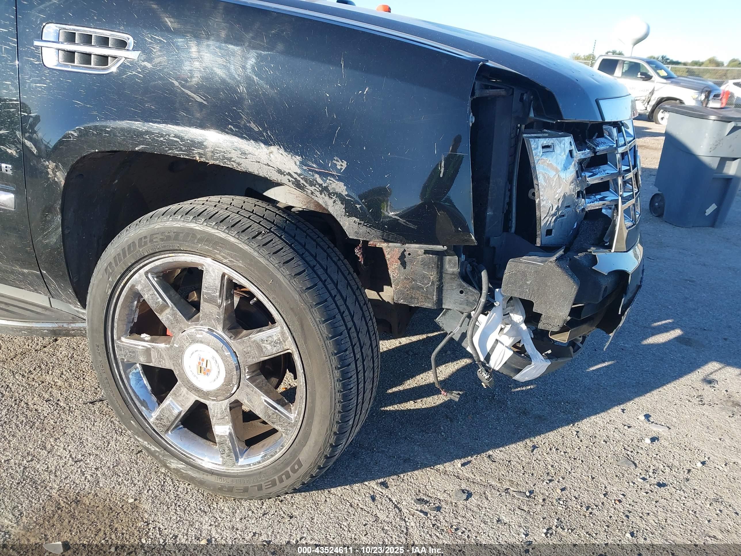 CADILLAC ESCALADE image 6