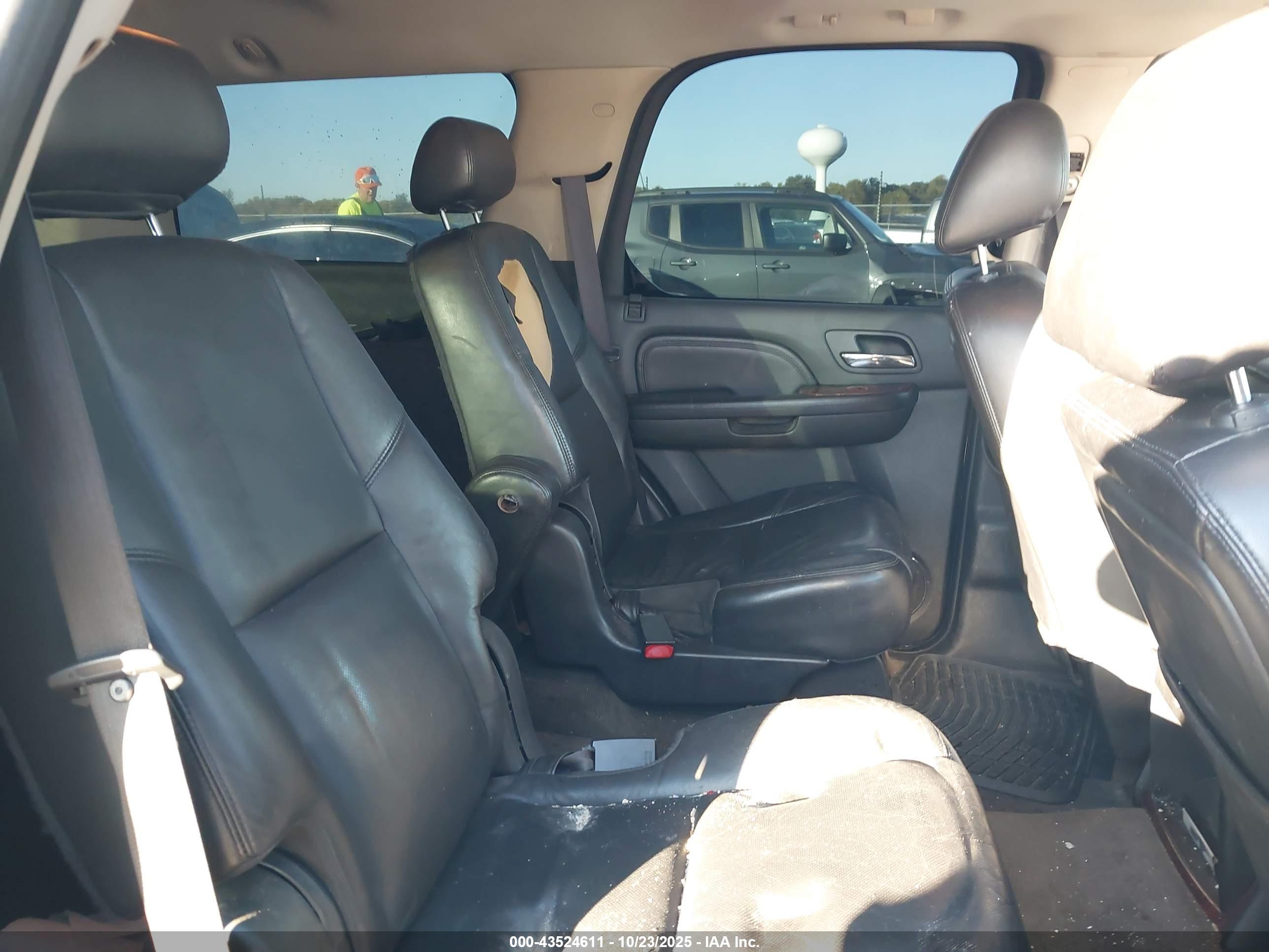 CADILLAC ESCALADE image 8
