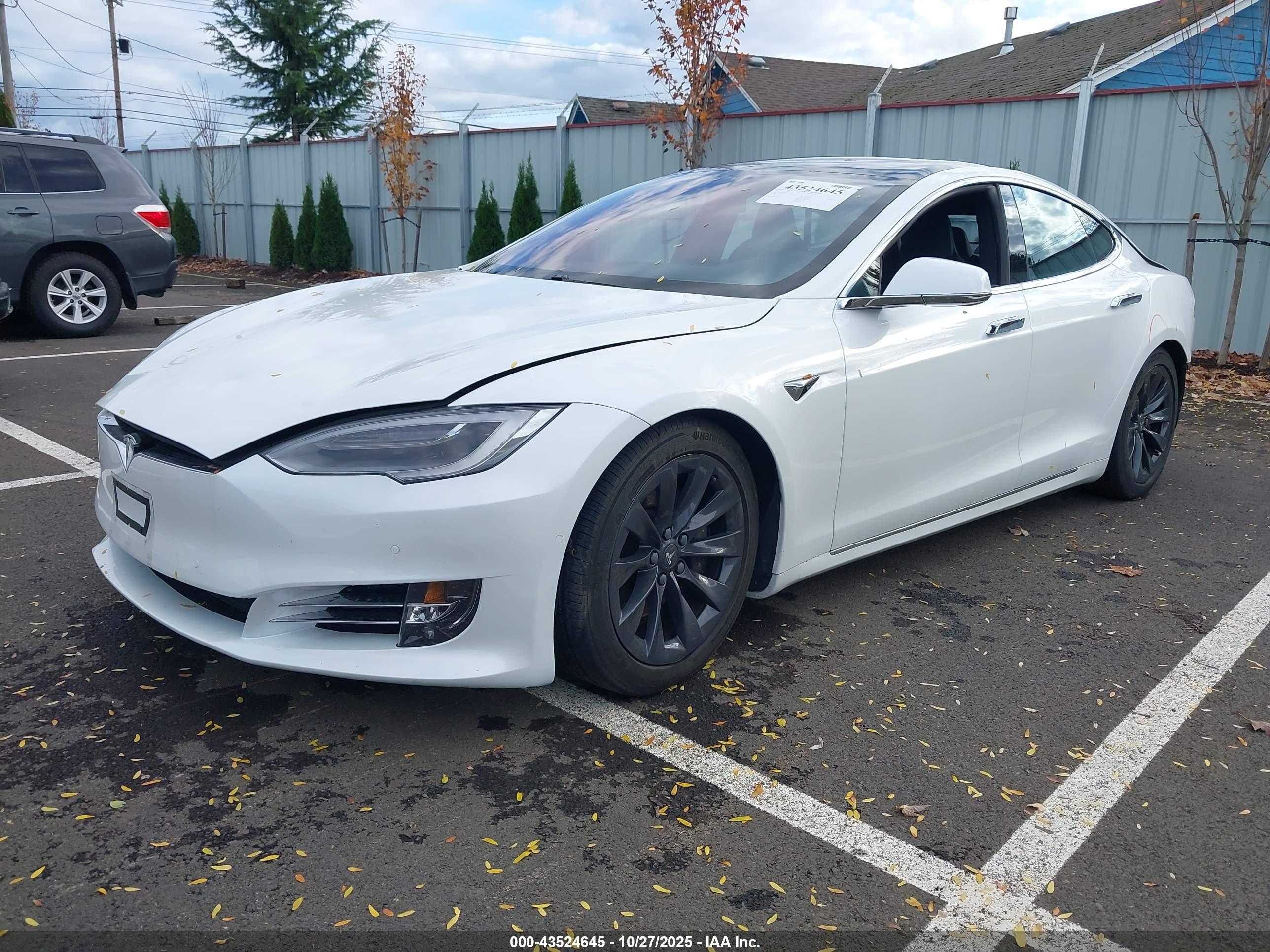 TESLA MODEL image 2