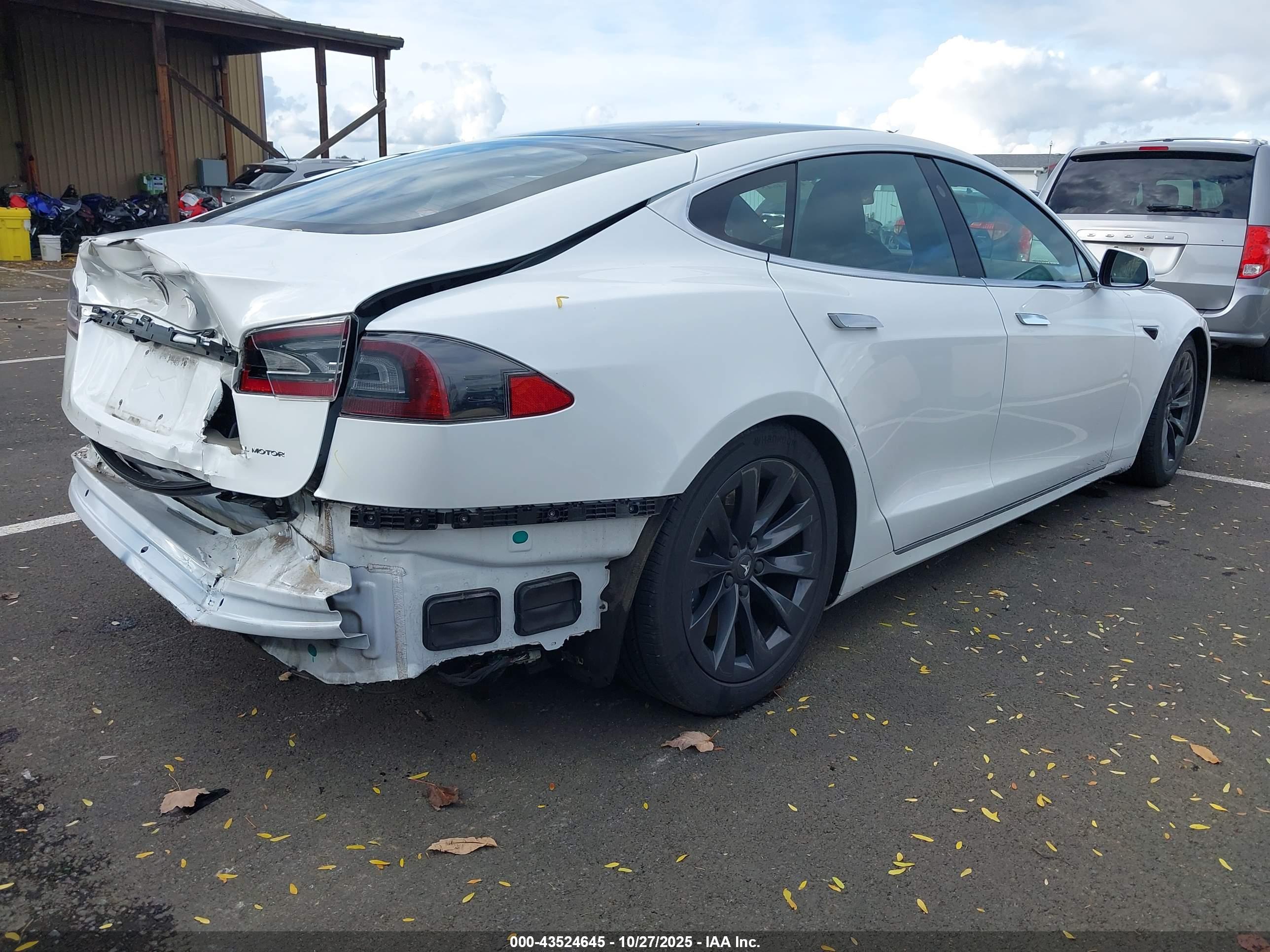TESLA MODEL image 4