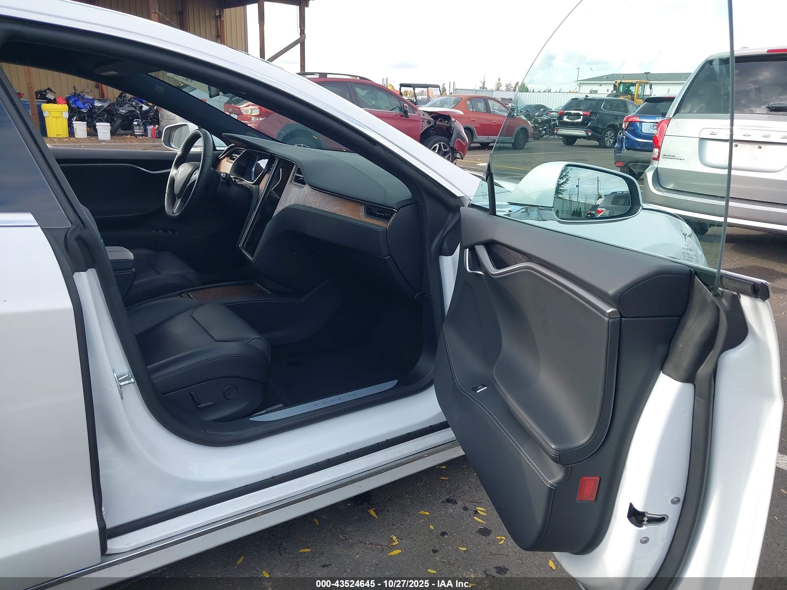 TESLA MODEL image 5