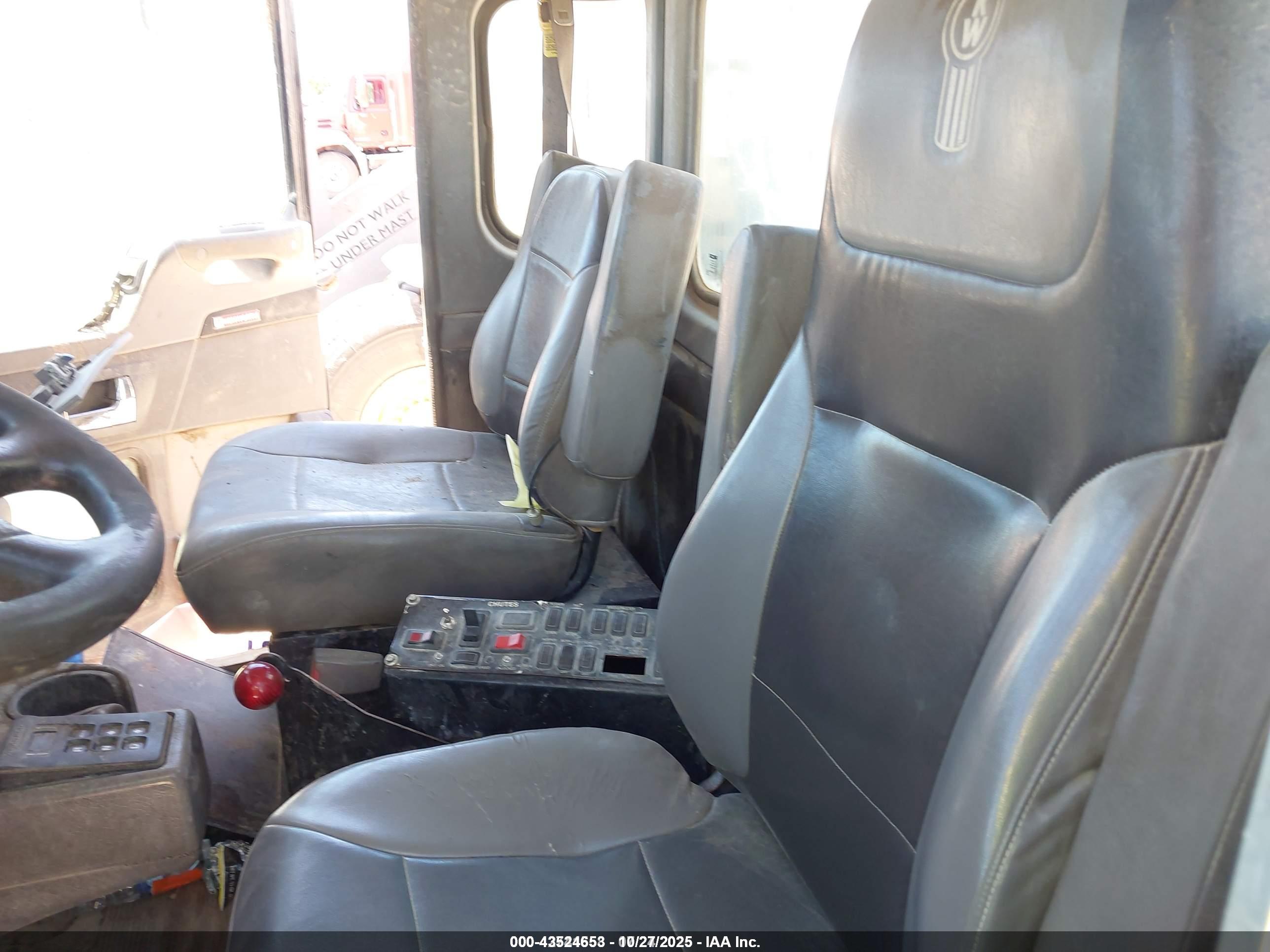 KENWORTH CONSTRUCTION image 8