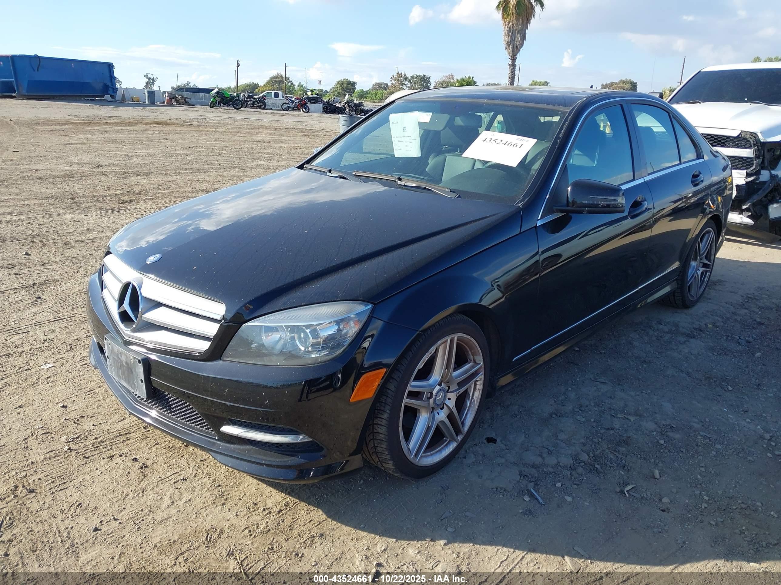 MERCEDES-BENZ C image 2