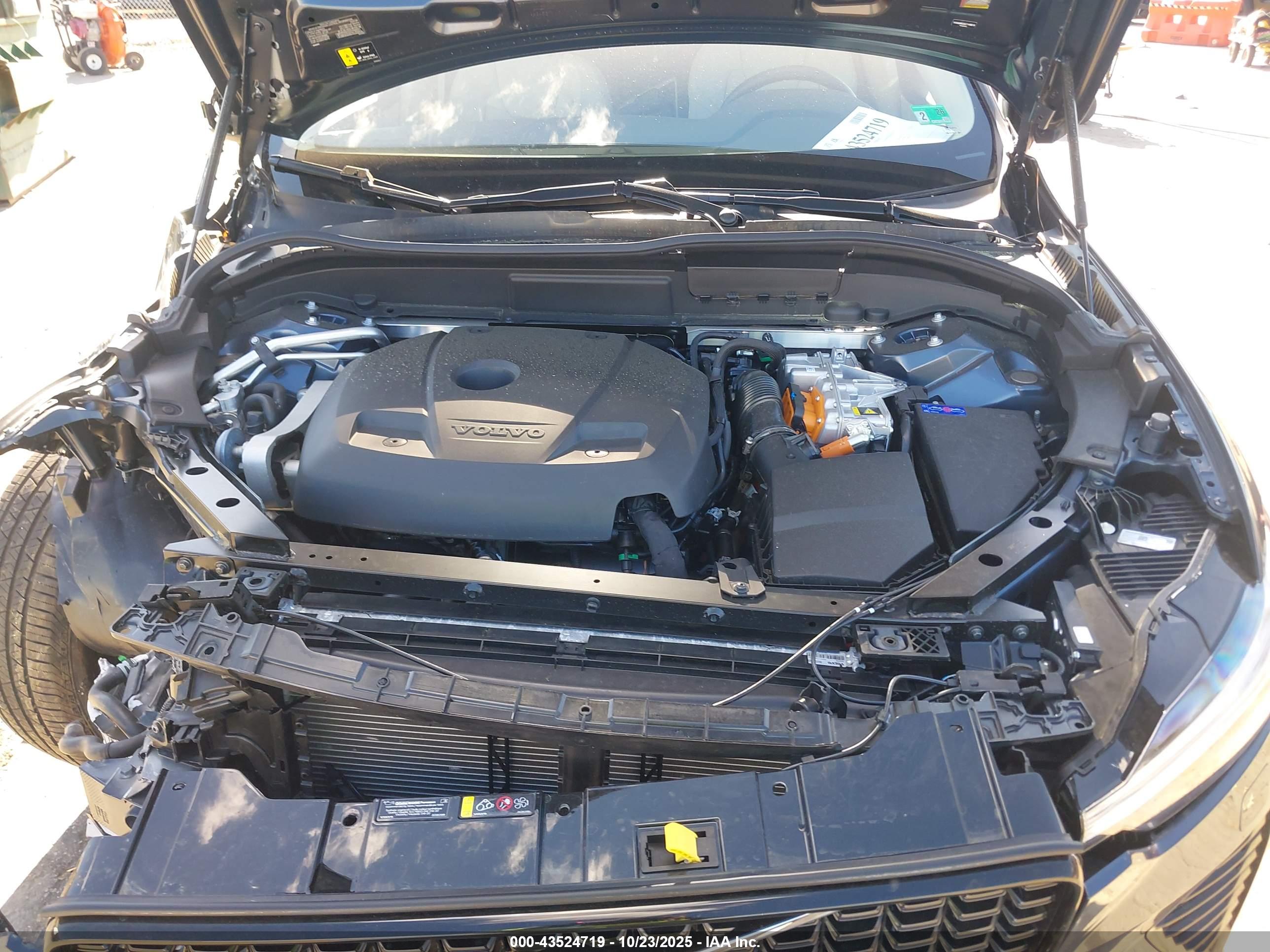 VOLVO XC60 image 10