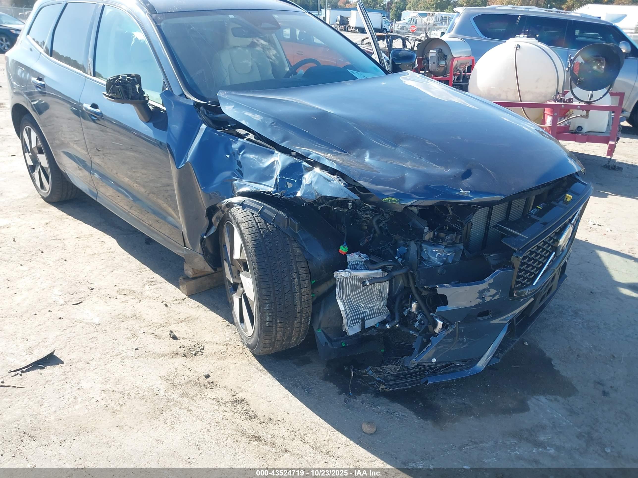VOLVO XC60 image 6