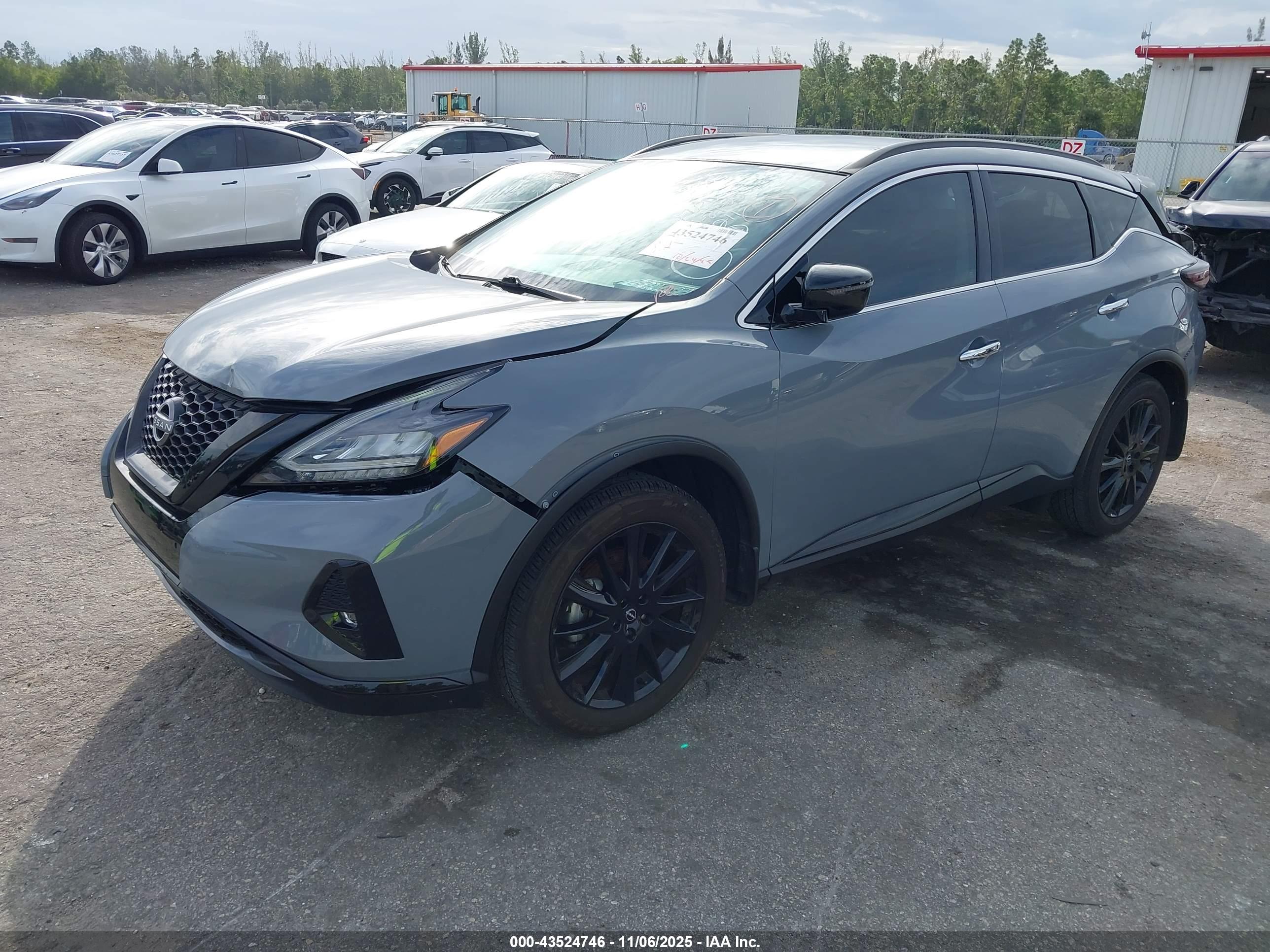 NISSAN MURANO image 2