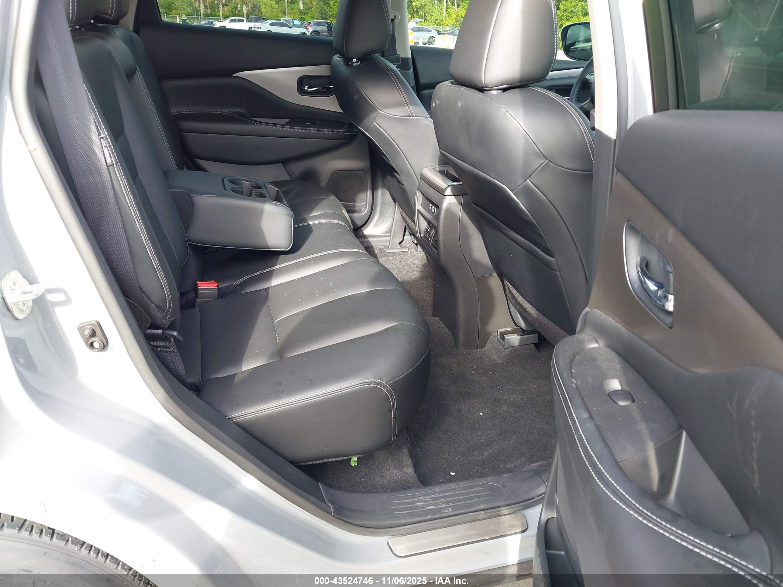 NISSAN MURANO image 8