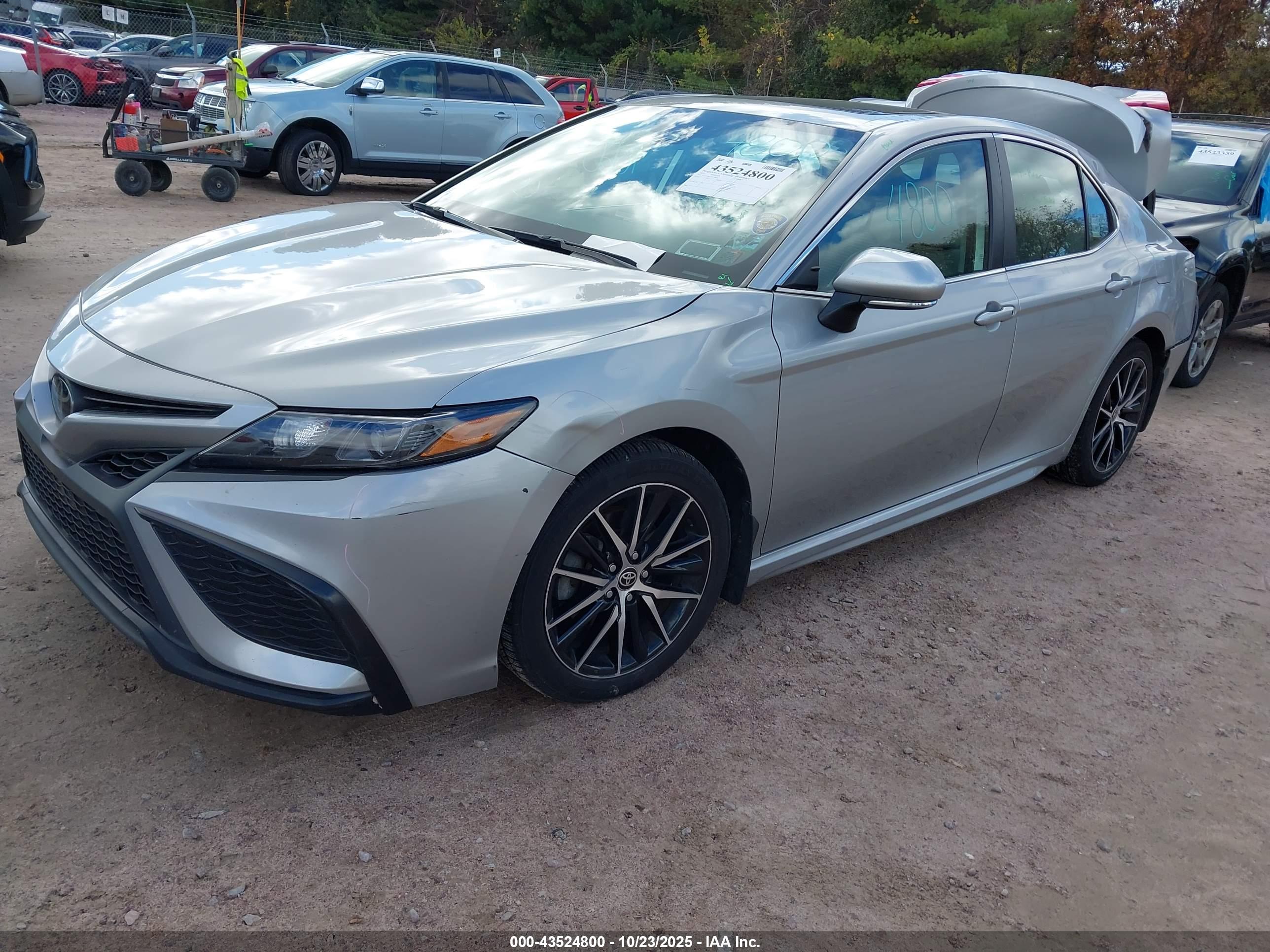 TOYOTA CAMRY image 2