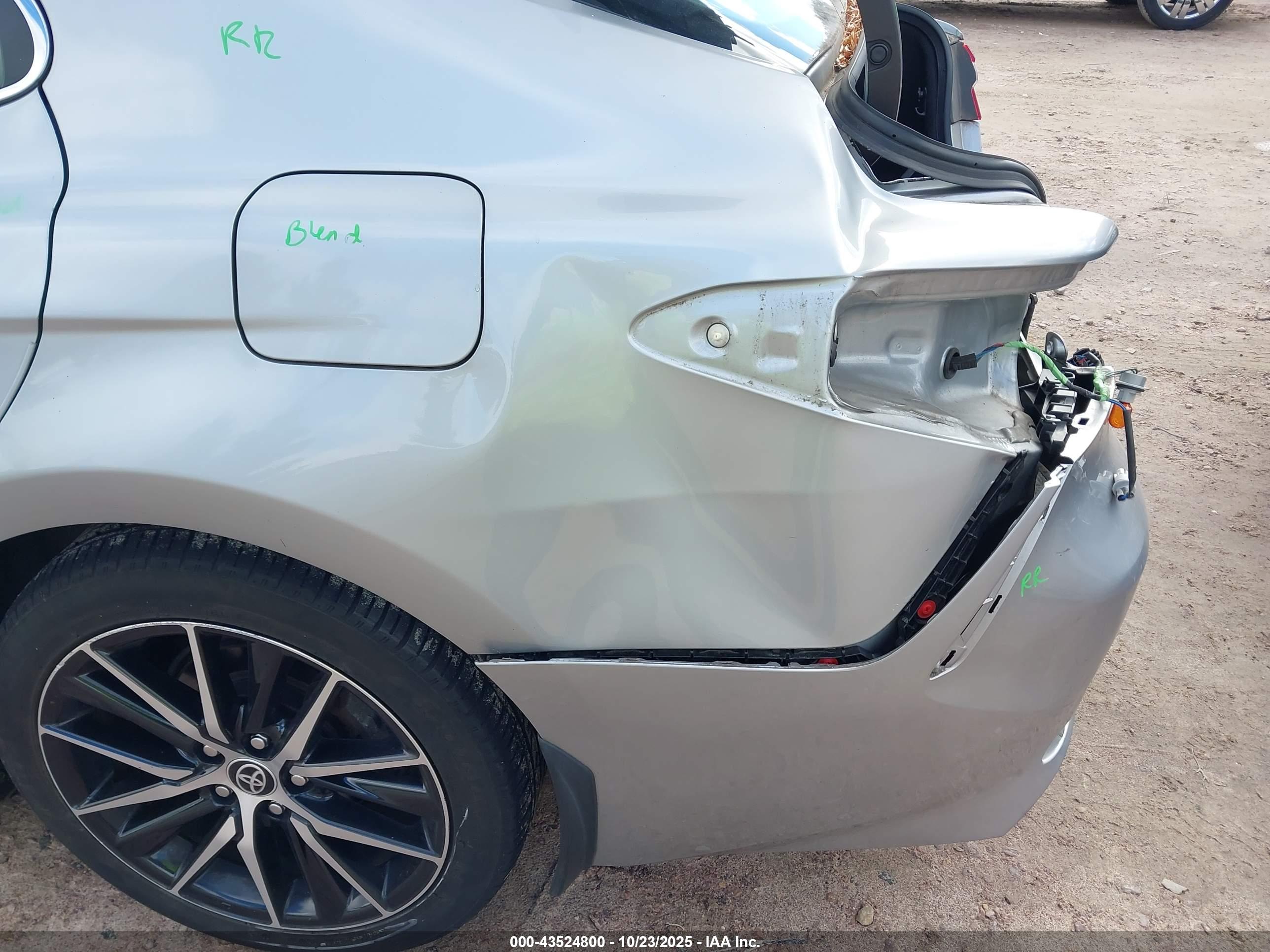 TOYOTA CAMRY image 6