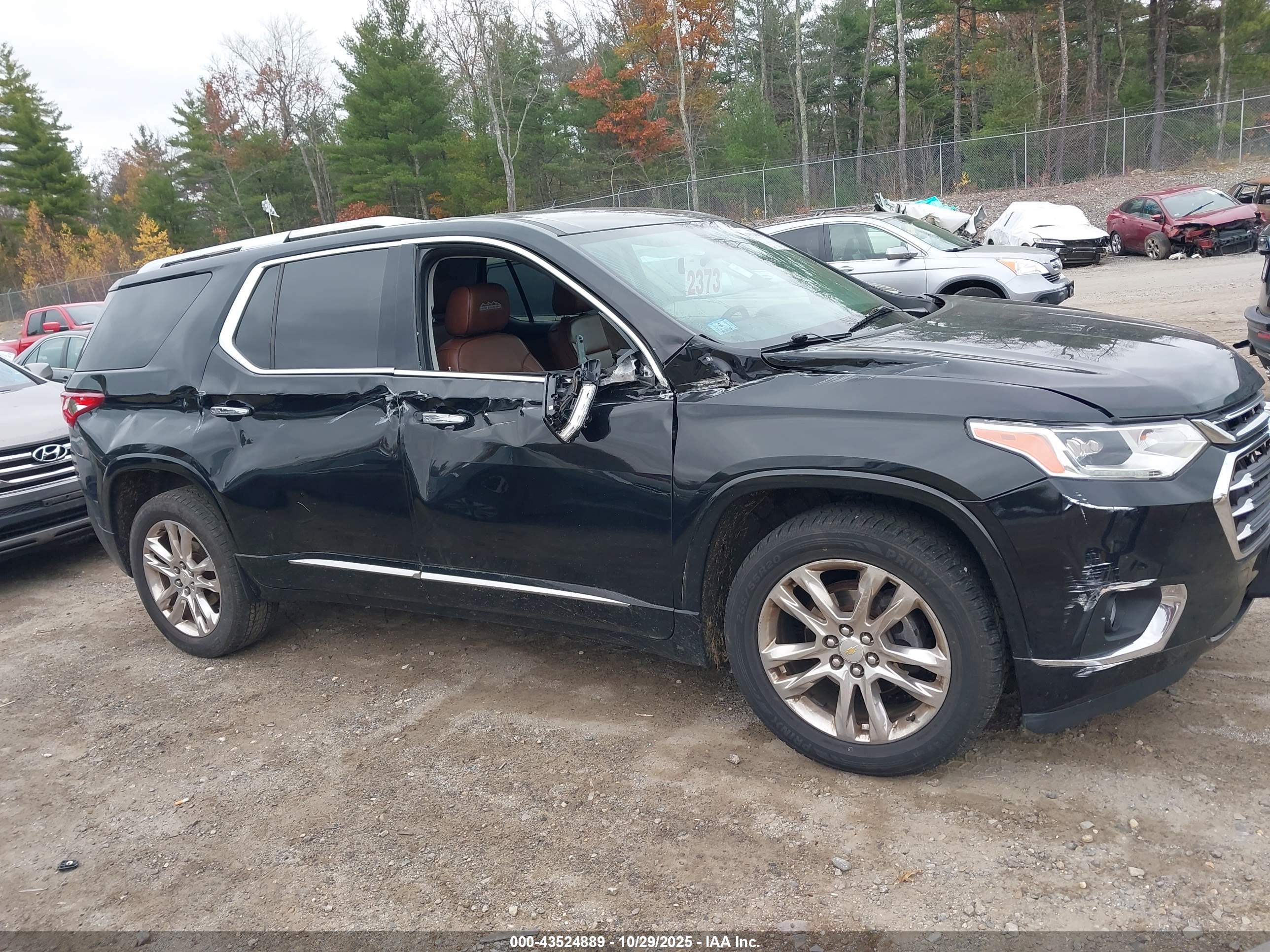 CHEVROLET TRAVERSE image 6