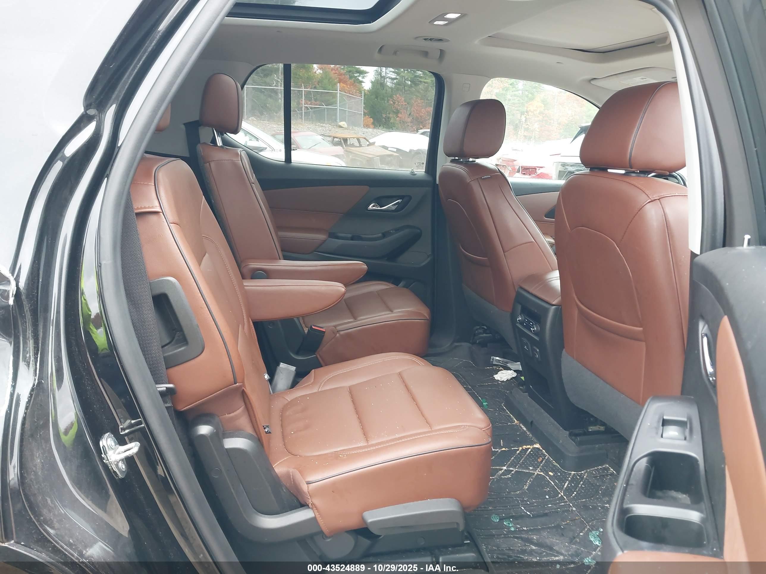 CHEVROLET TRAVERSE image 8