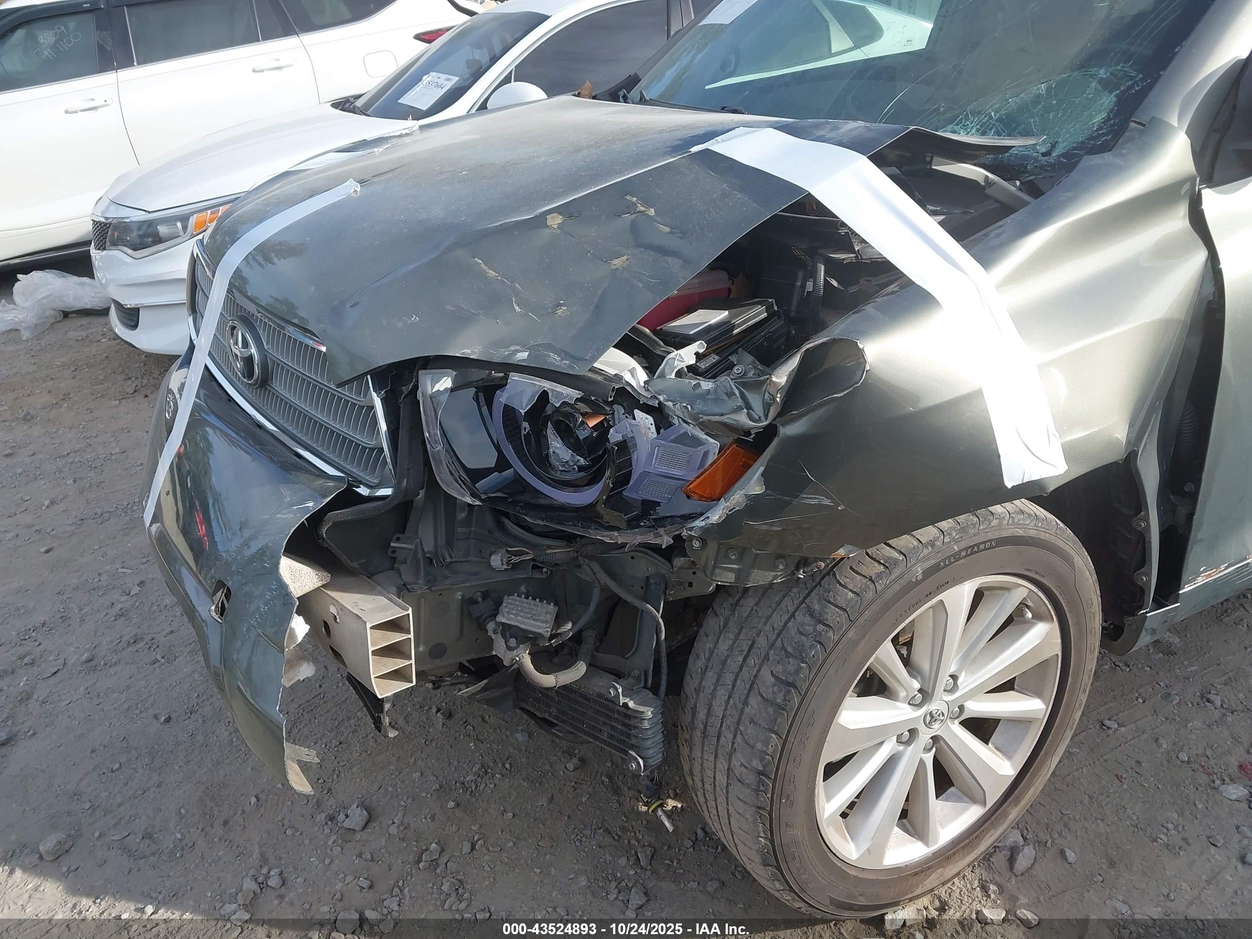 TOYOTA HIGHLANDER image 6